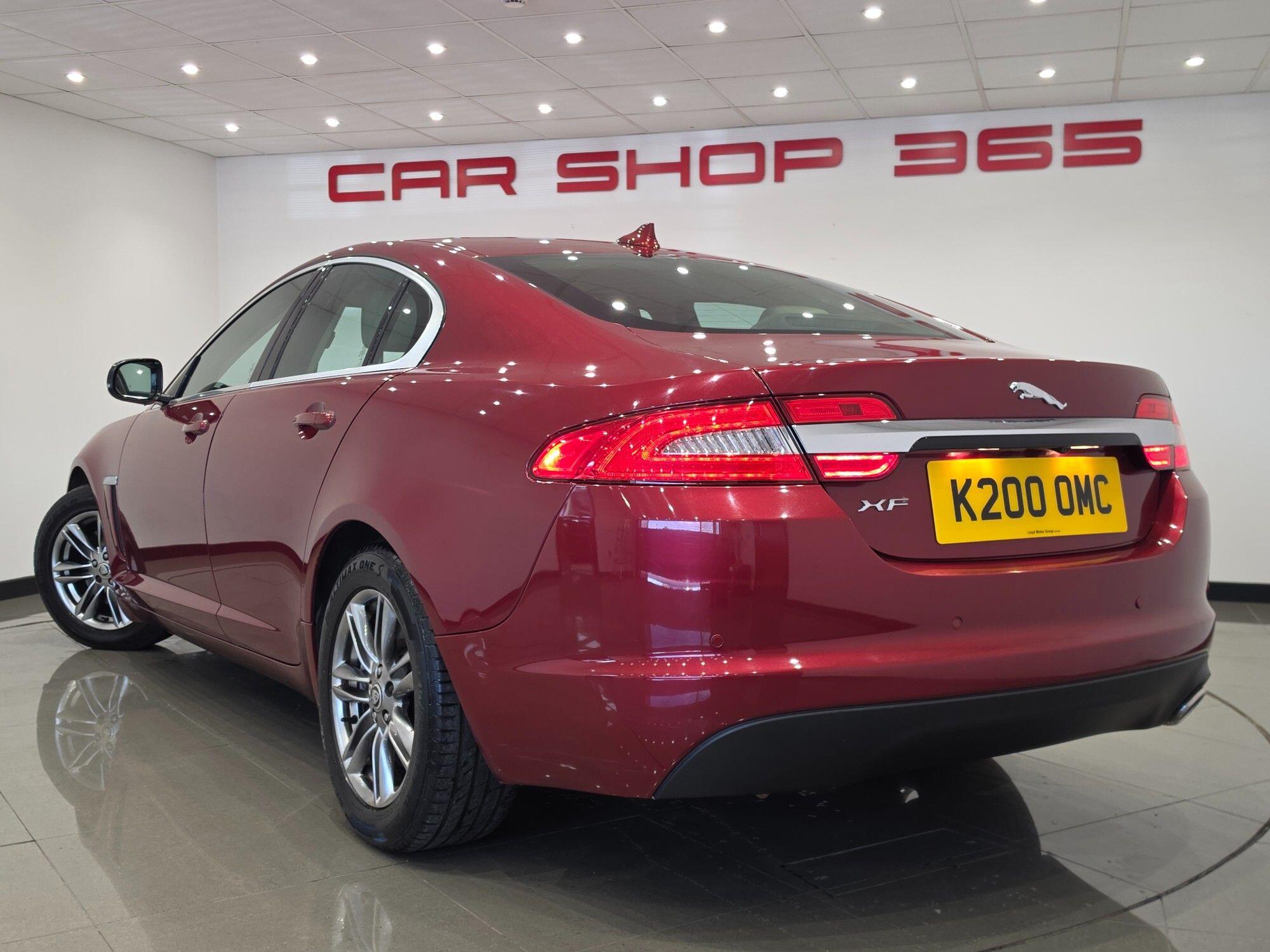 Jaguar XF view 16