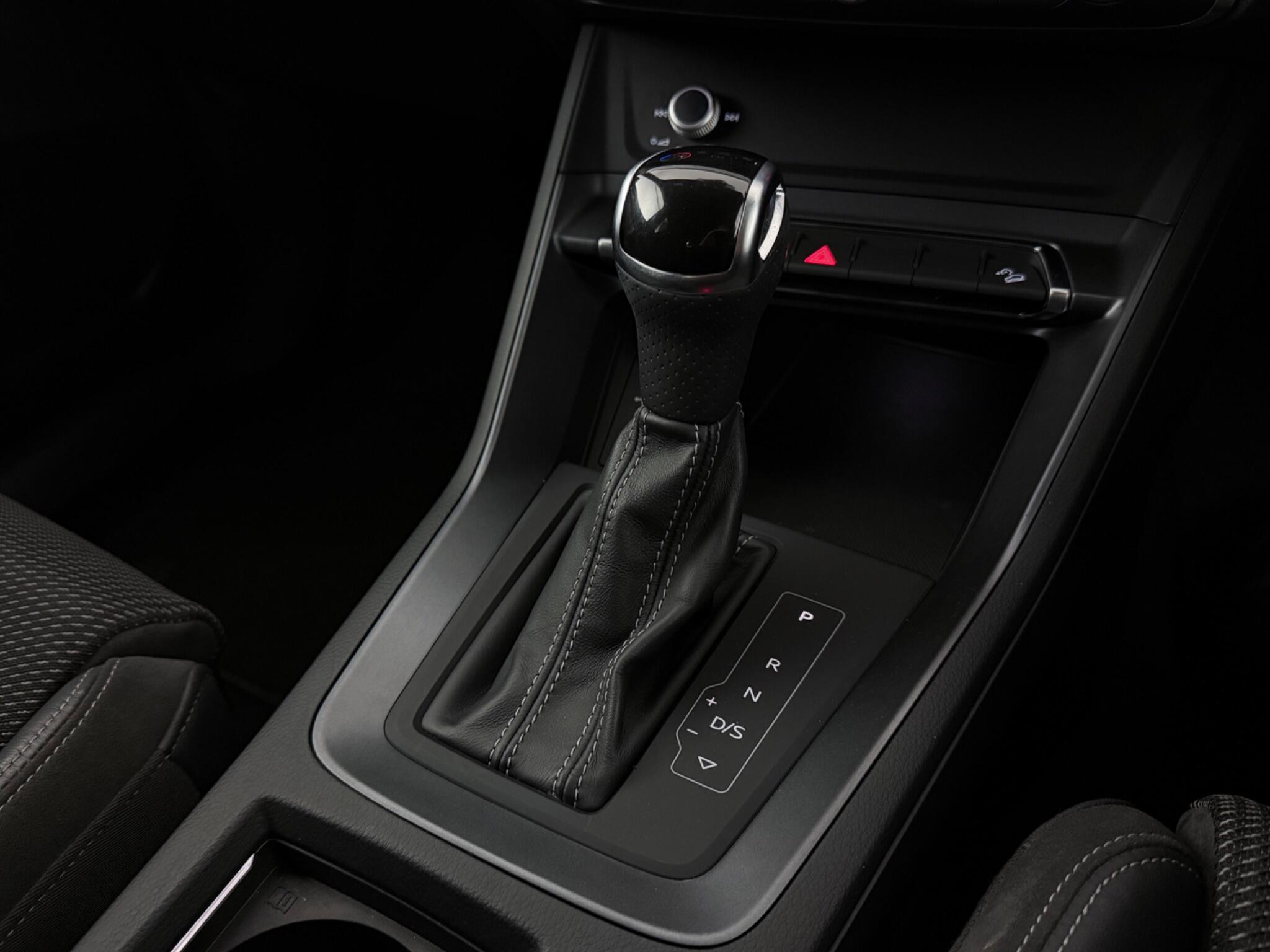 Audi Q3 view 20