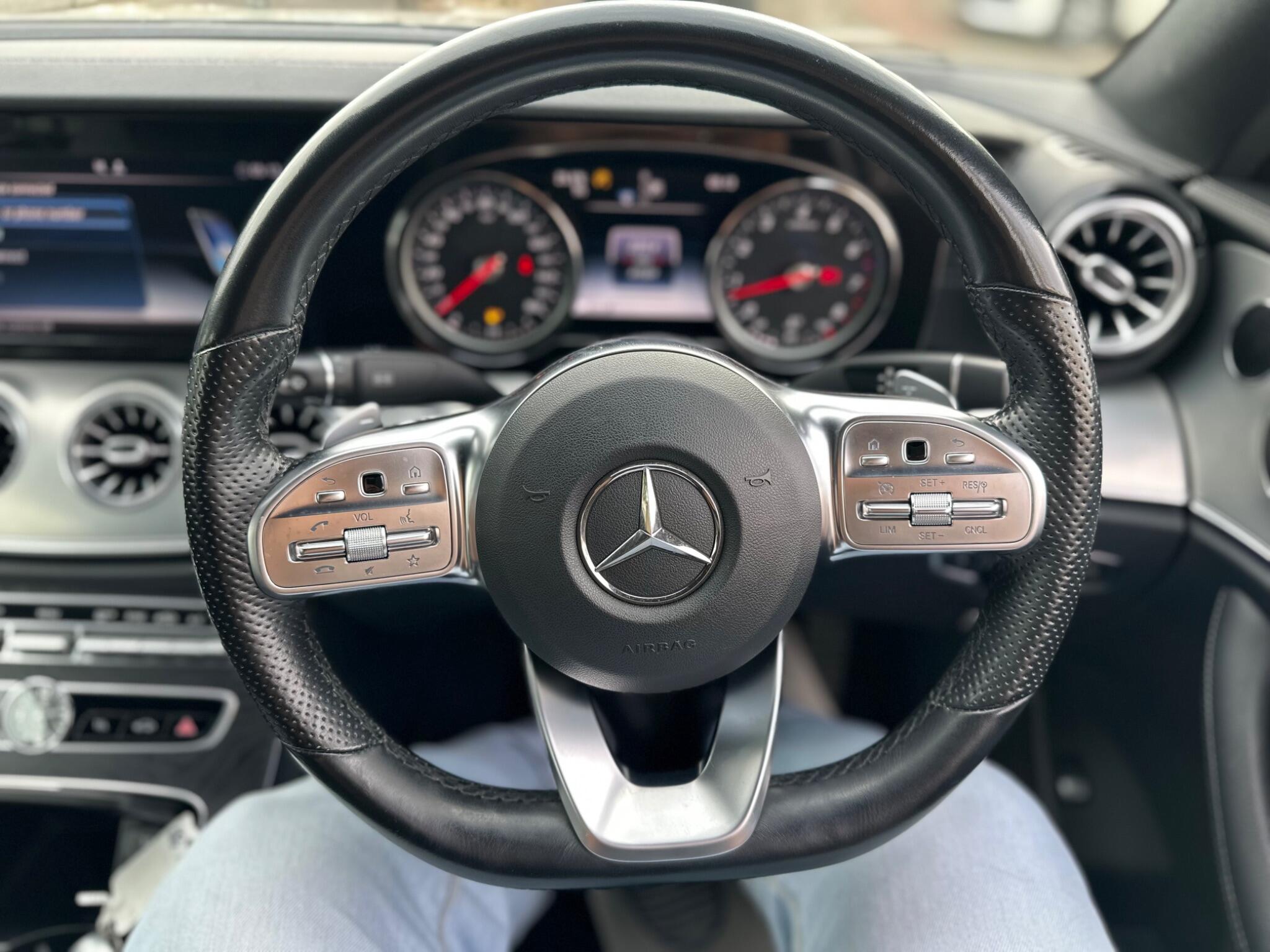 Mercedes-Benz E-Class view 28