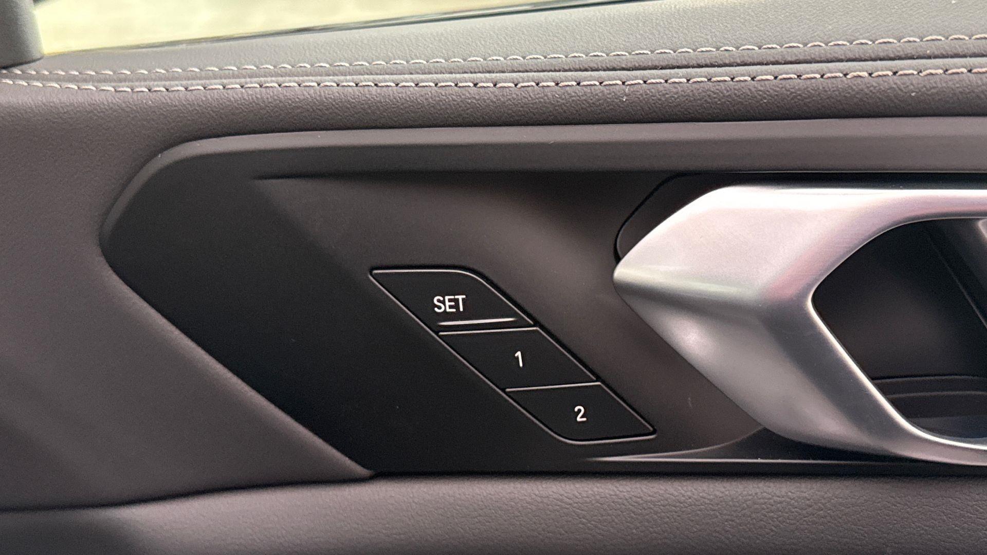 BMW X5 view 33