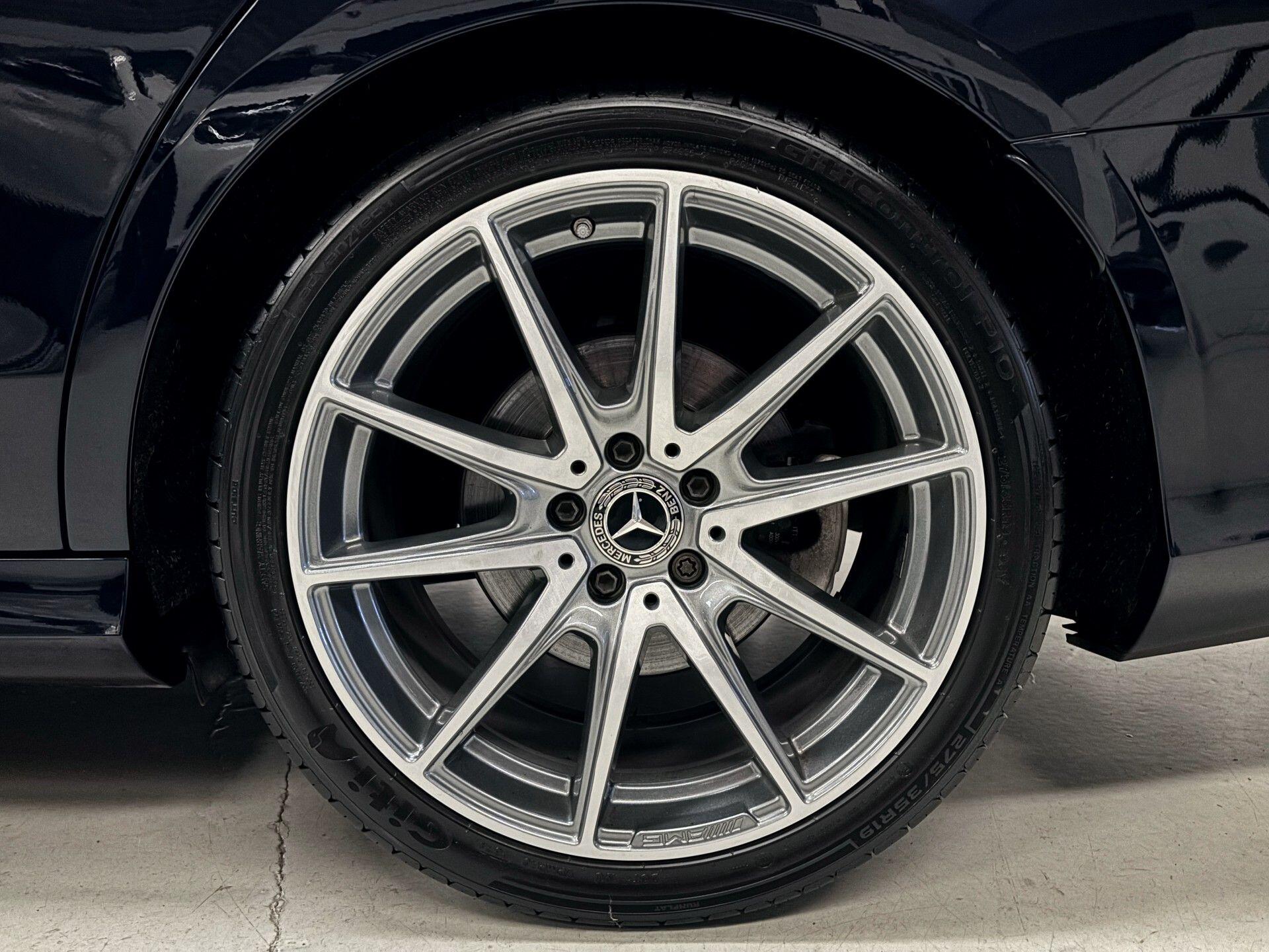 Mercedes-Benz E-Class view 42