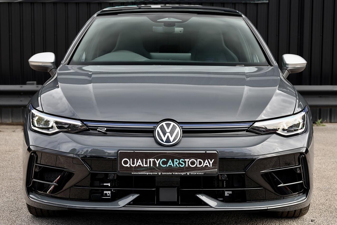 Volkswagen Golf view 4