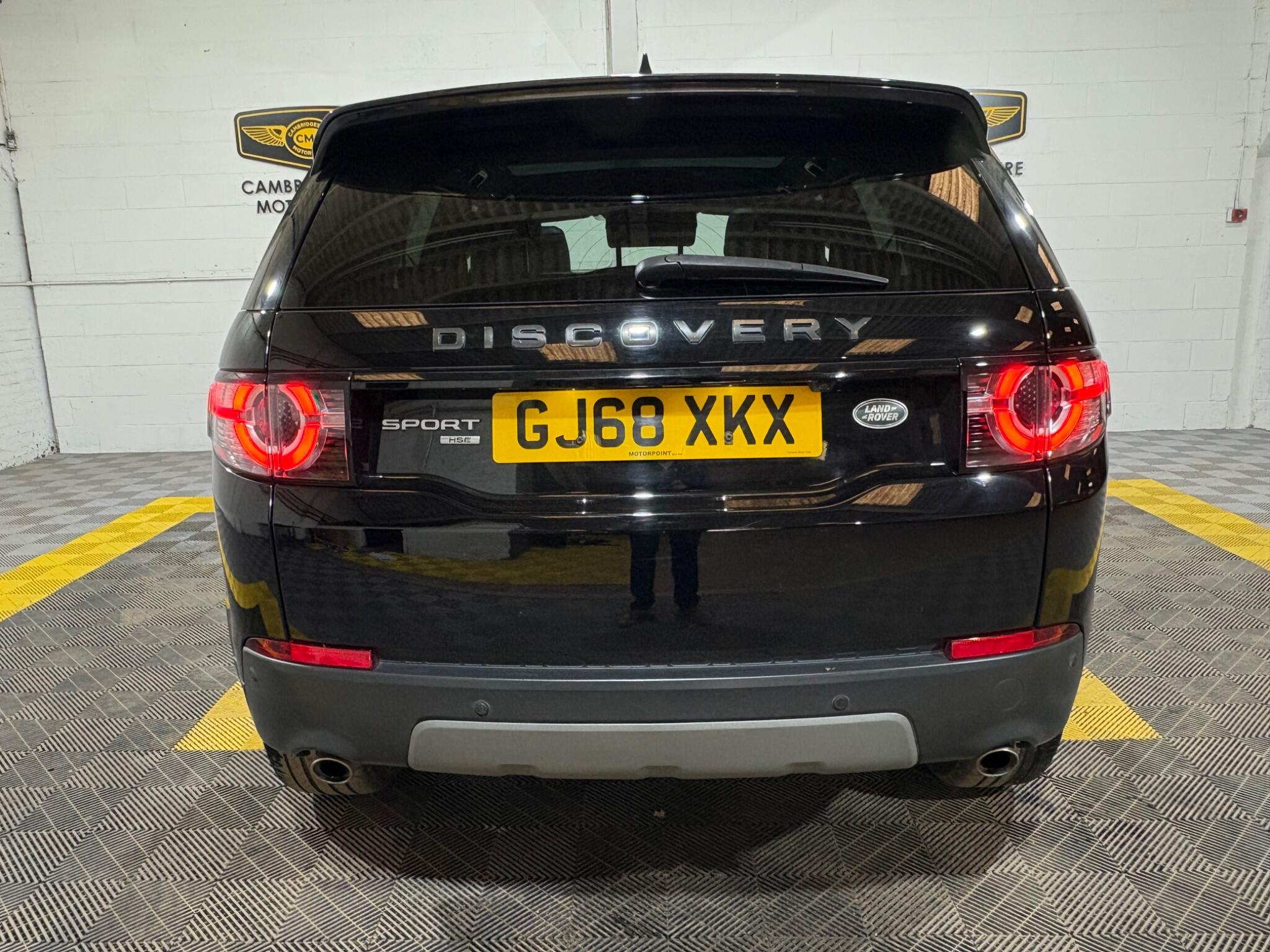 Land Rover Discovery Sport view 85