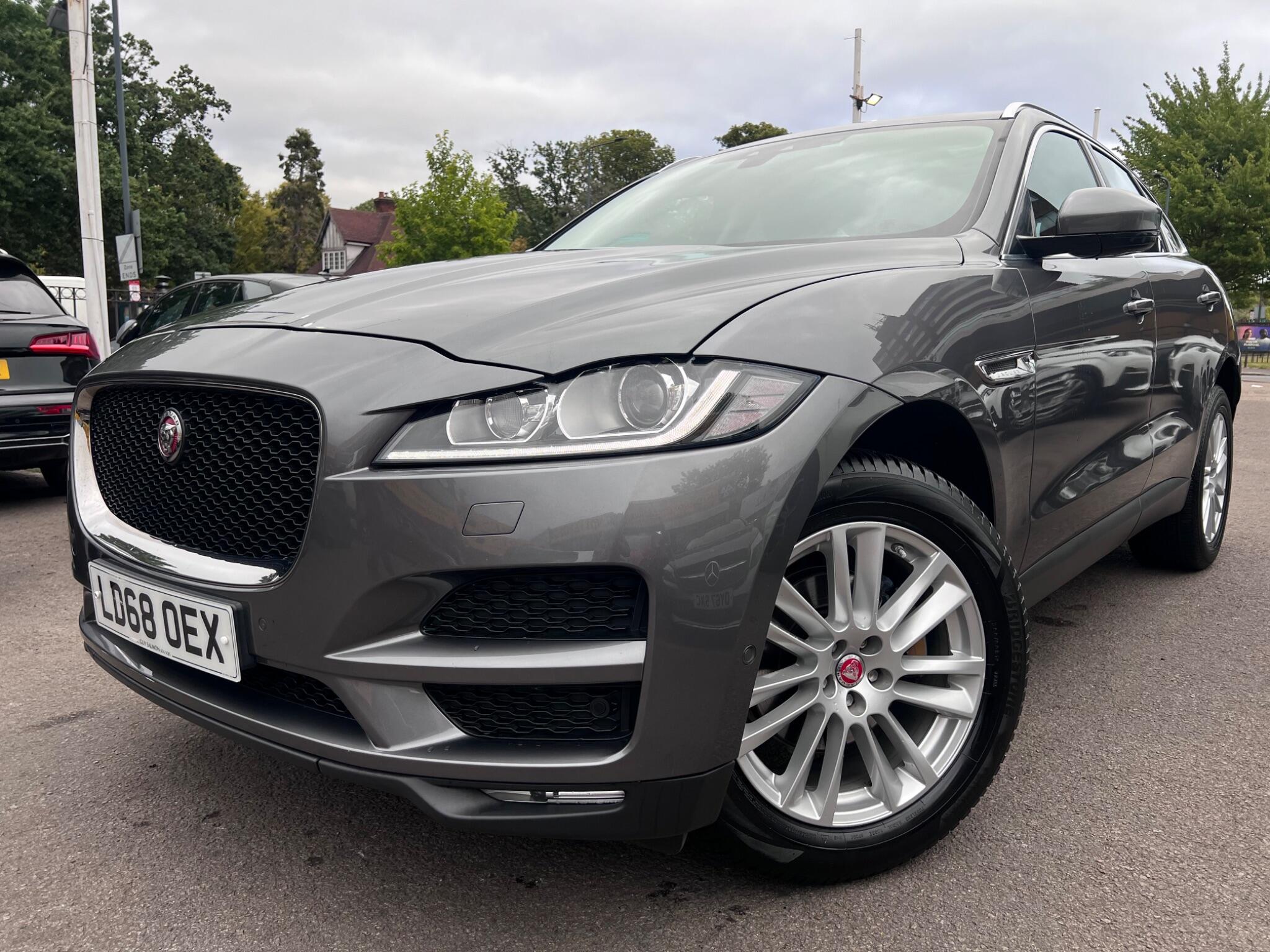Jaguar F-Pace view 8