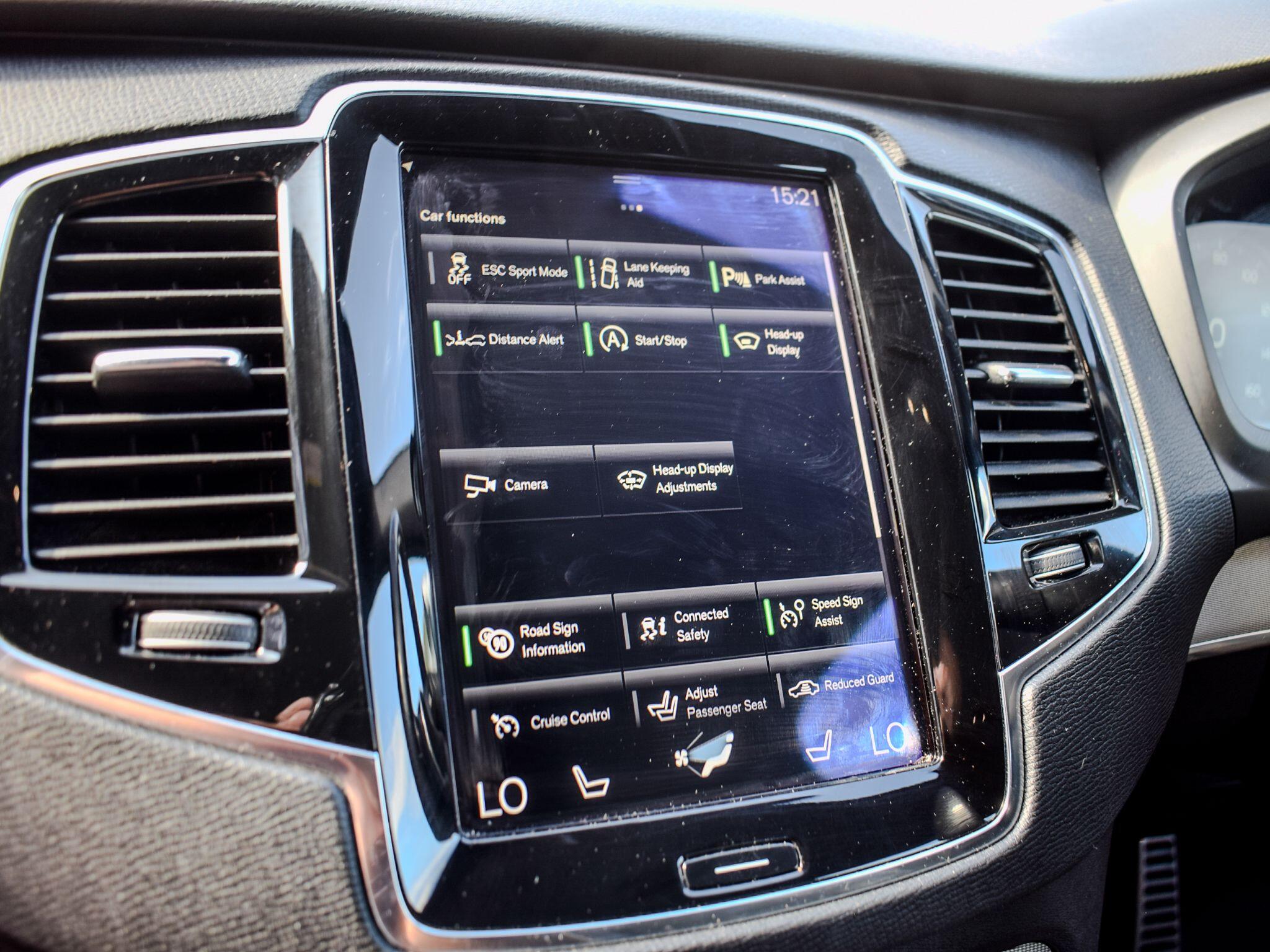 Volvo XC90 view 18