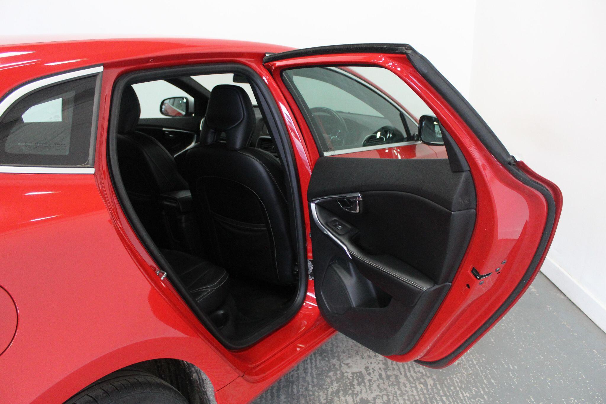 Volvo V40 view 24