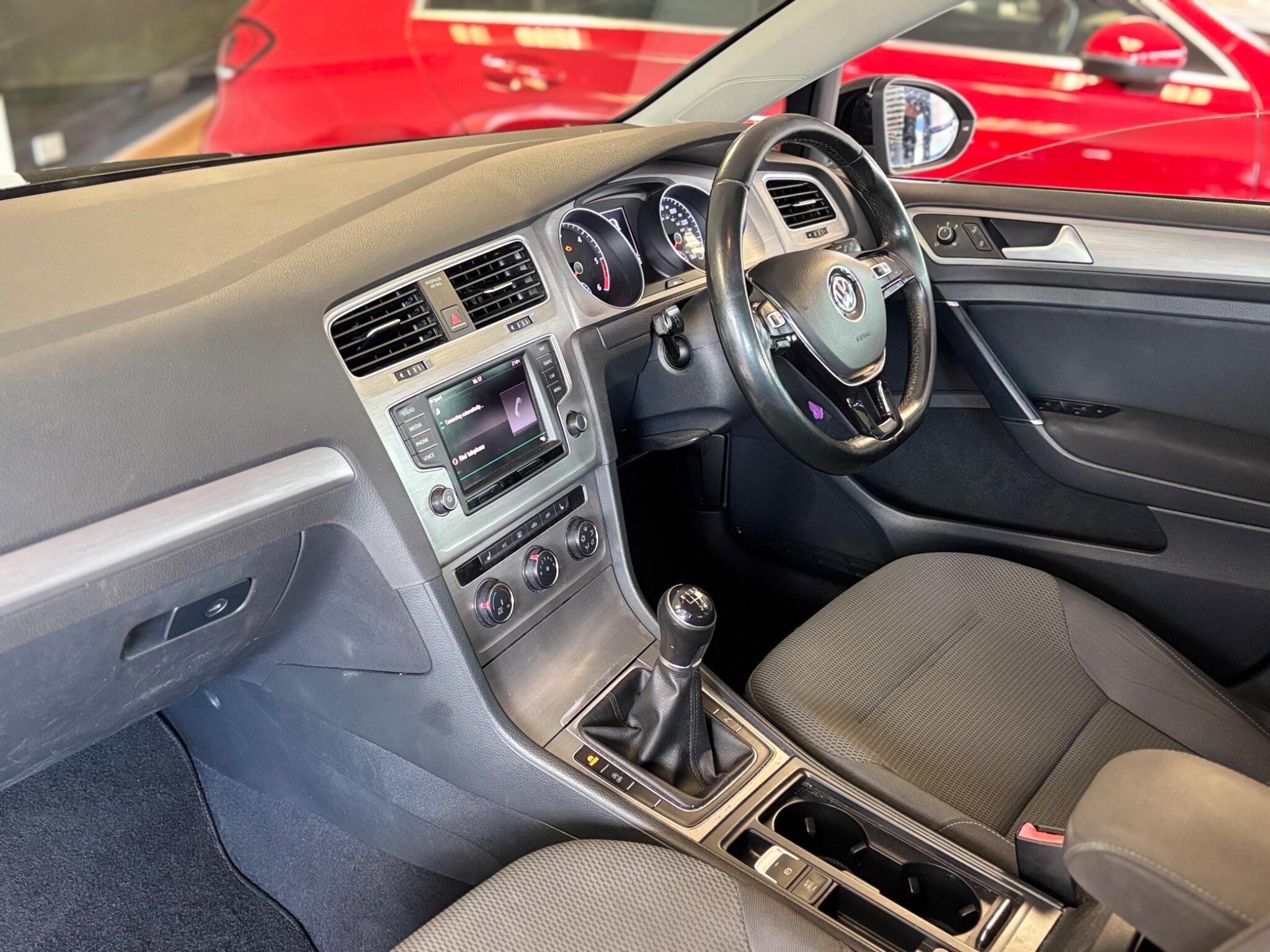 Volkswagen Golf view 11