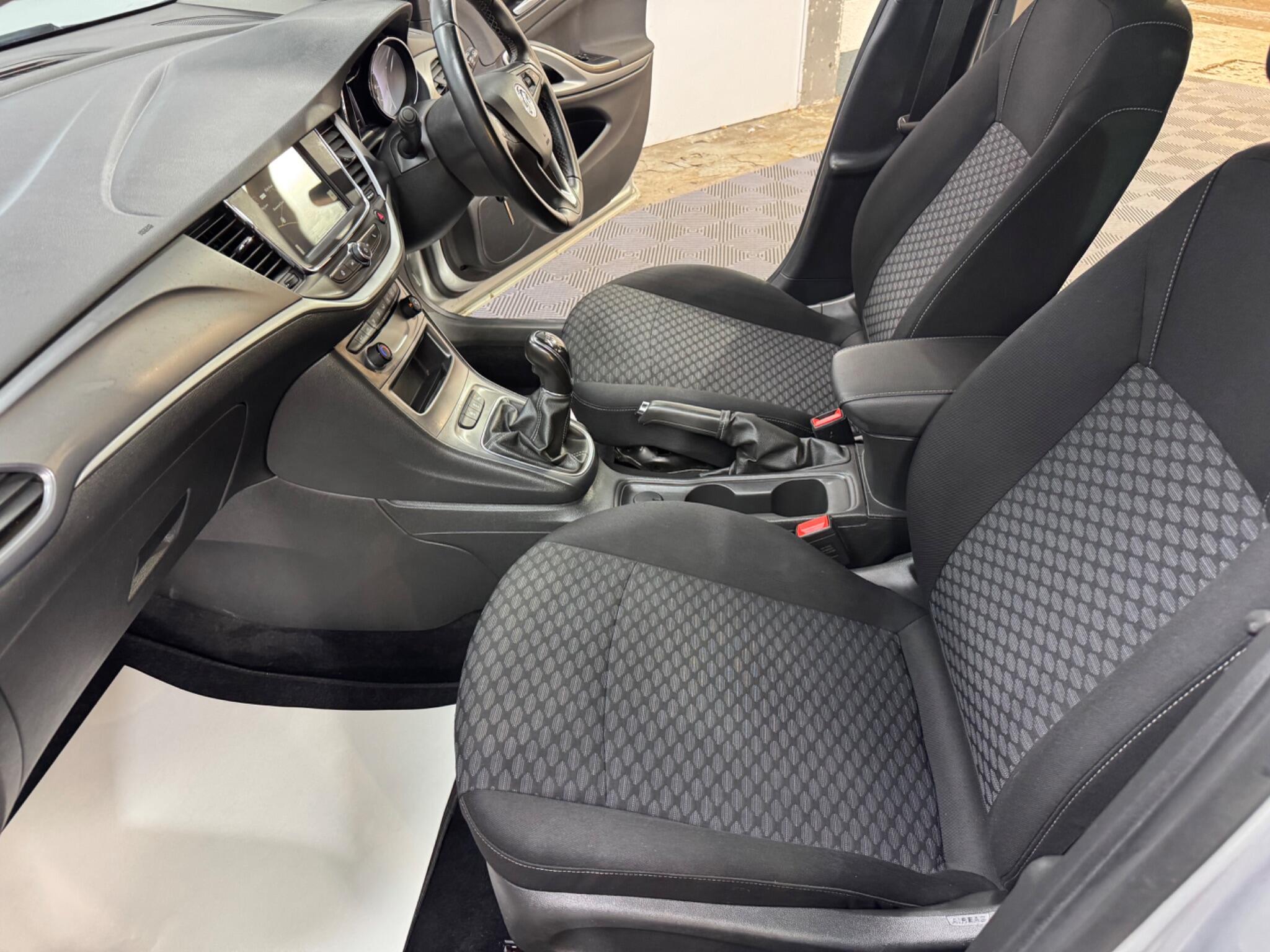 Vauxhall Astra view 38