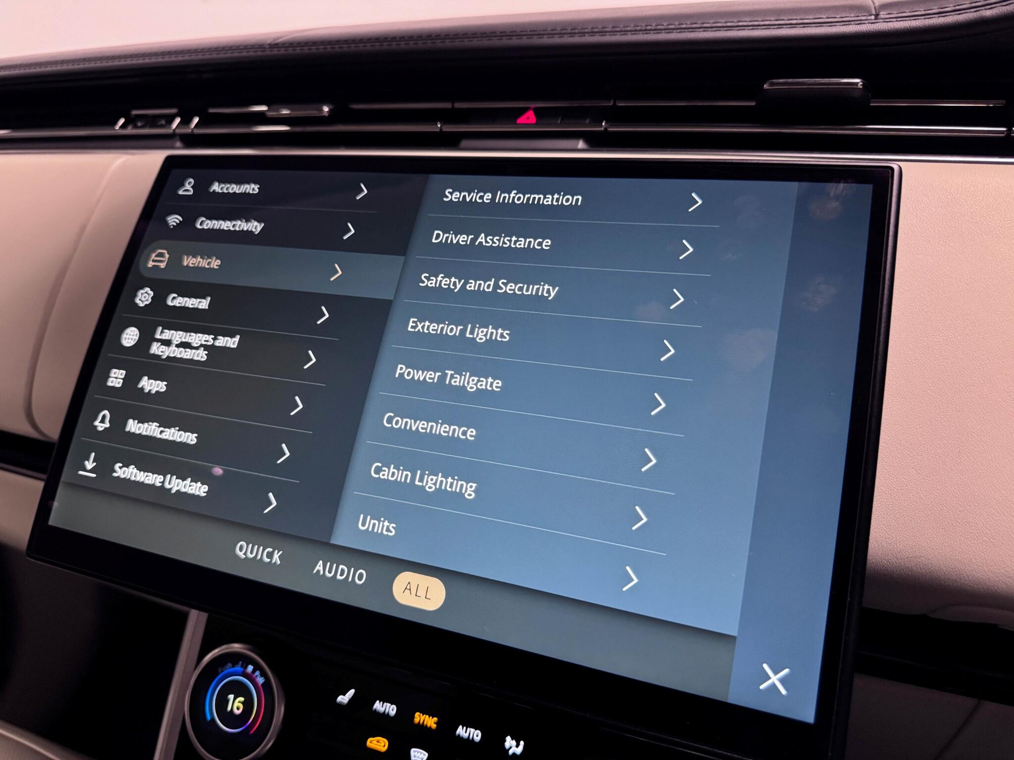 Land Rover Range Rover view 83