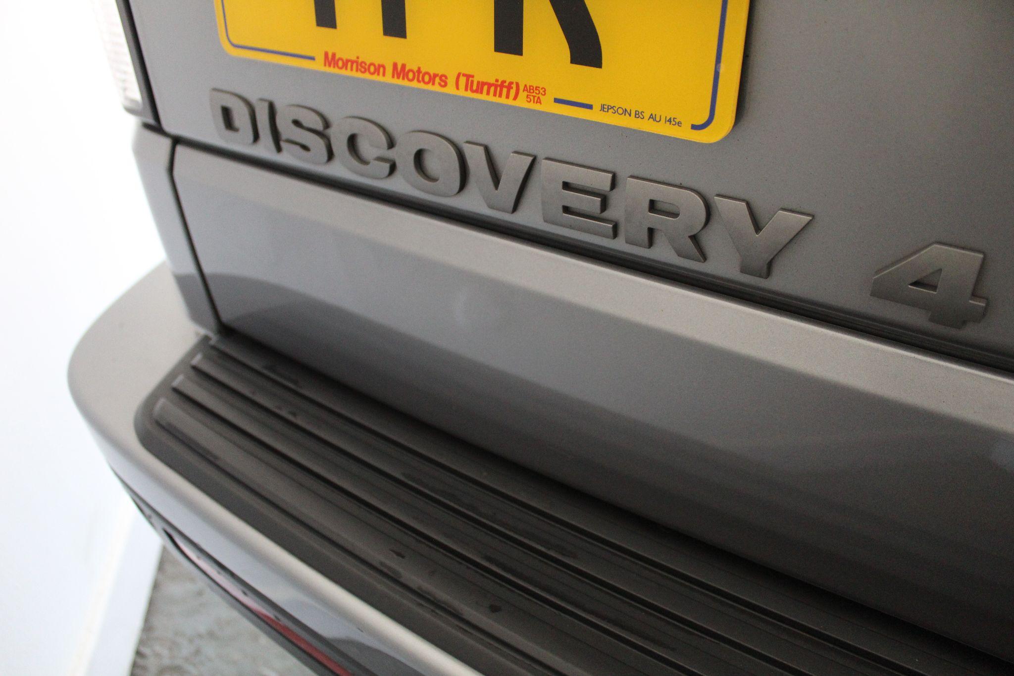 Land Rover Discovery view 16