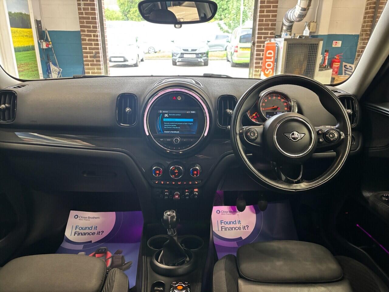 Mini Countryman view 19