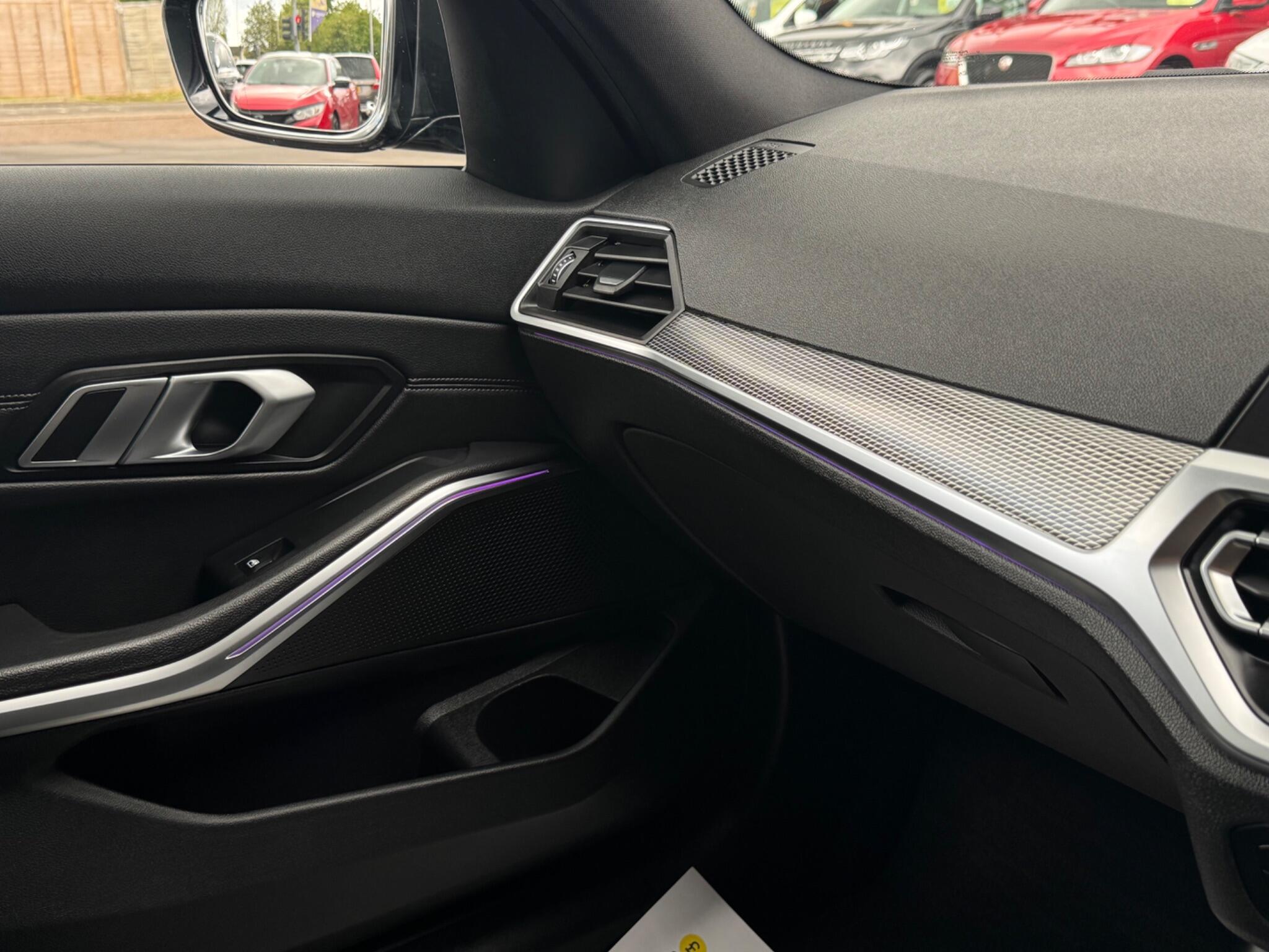 BMW 3 Series view 40