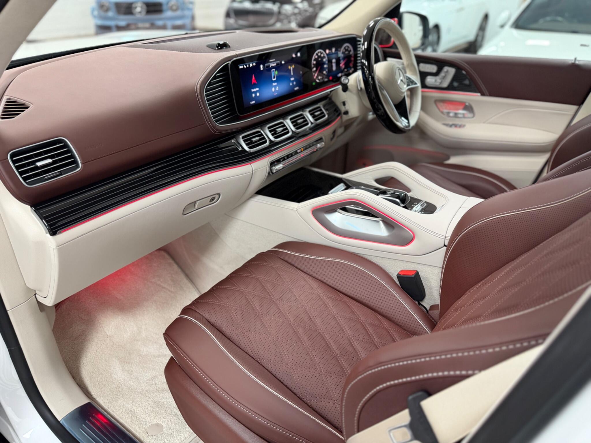 Mercedes-Benz GLS view 33