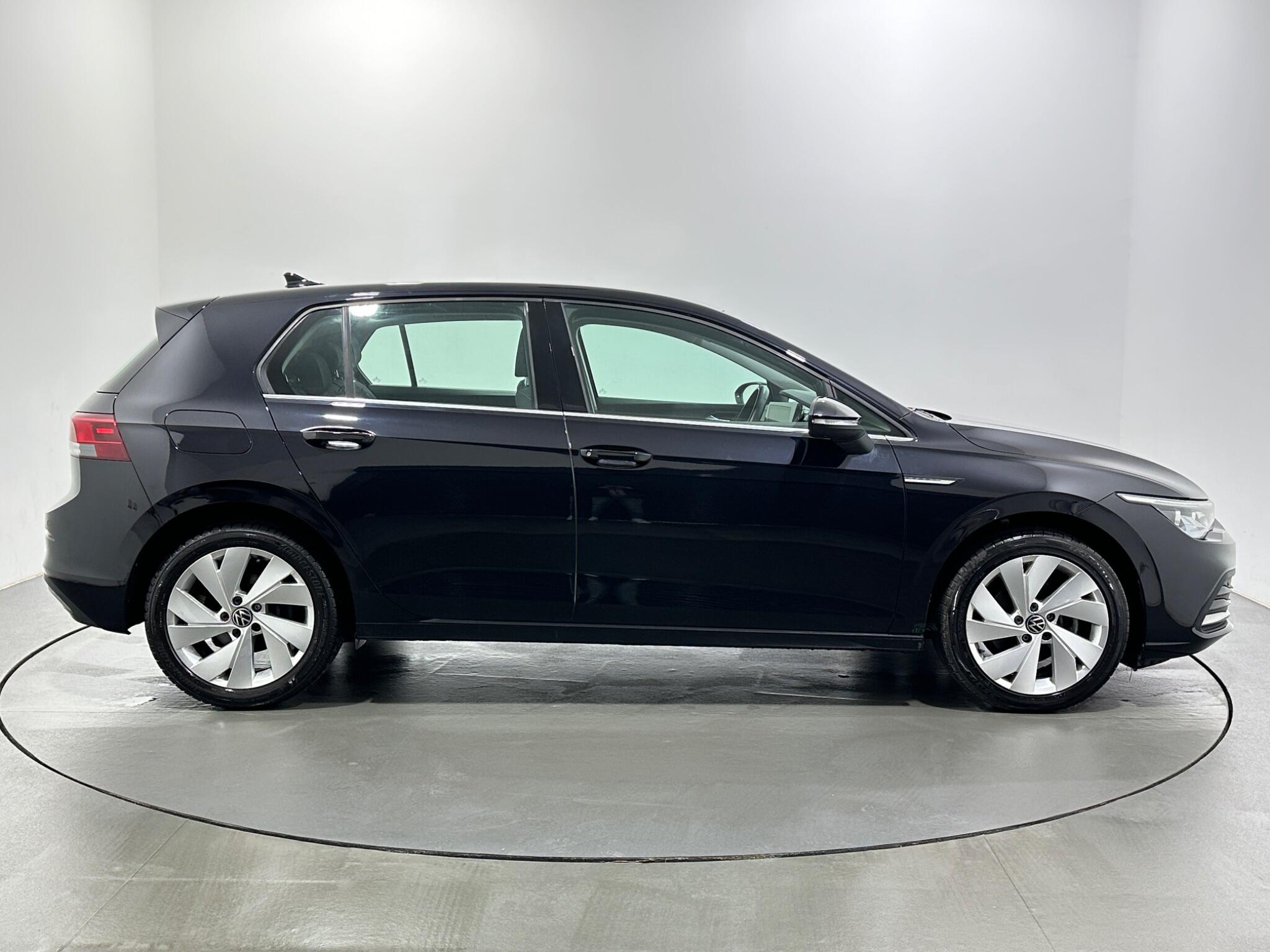 Volkswagen Golf view 9