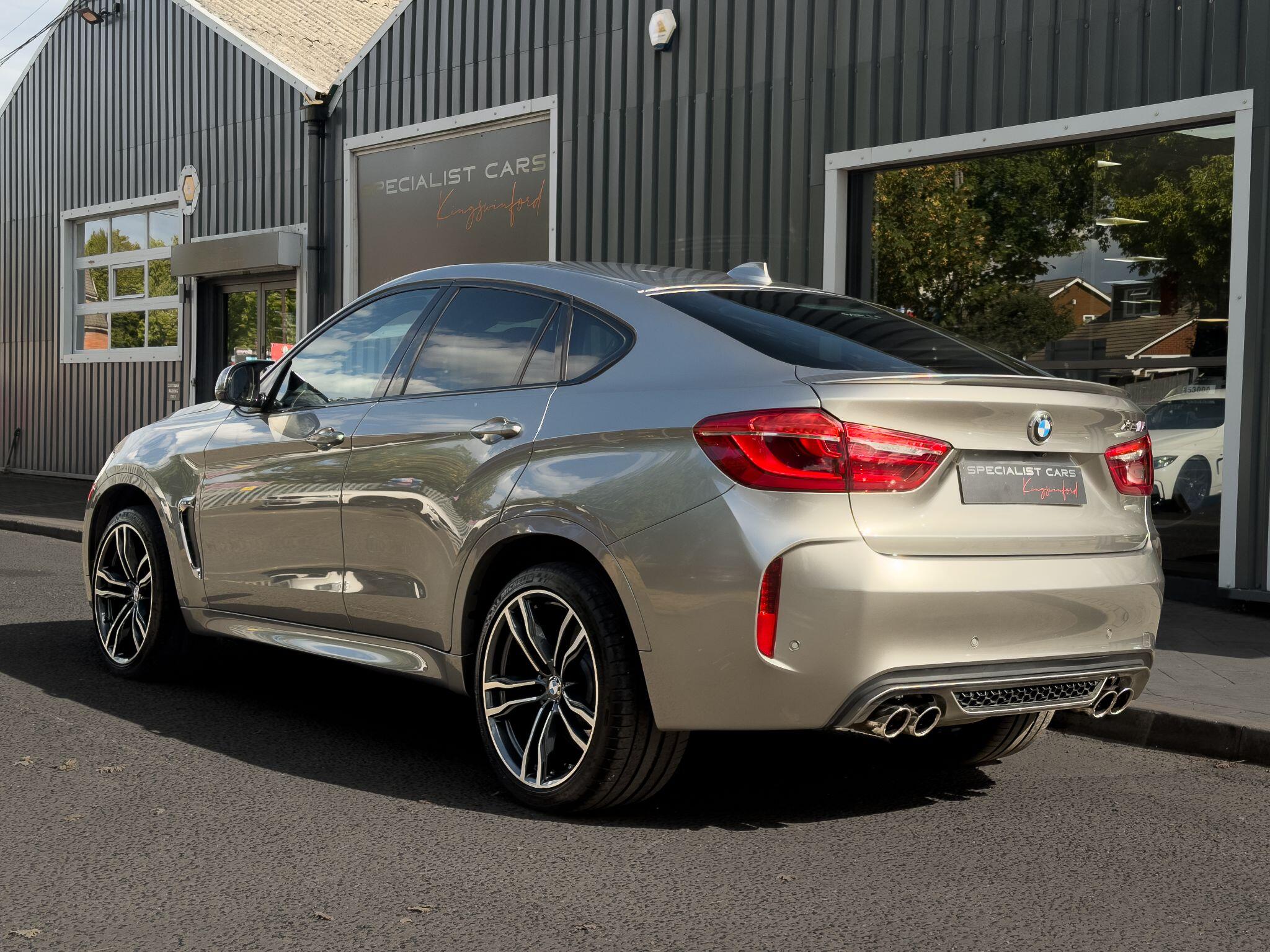 BMW X6 M view 2