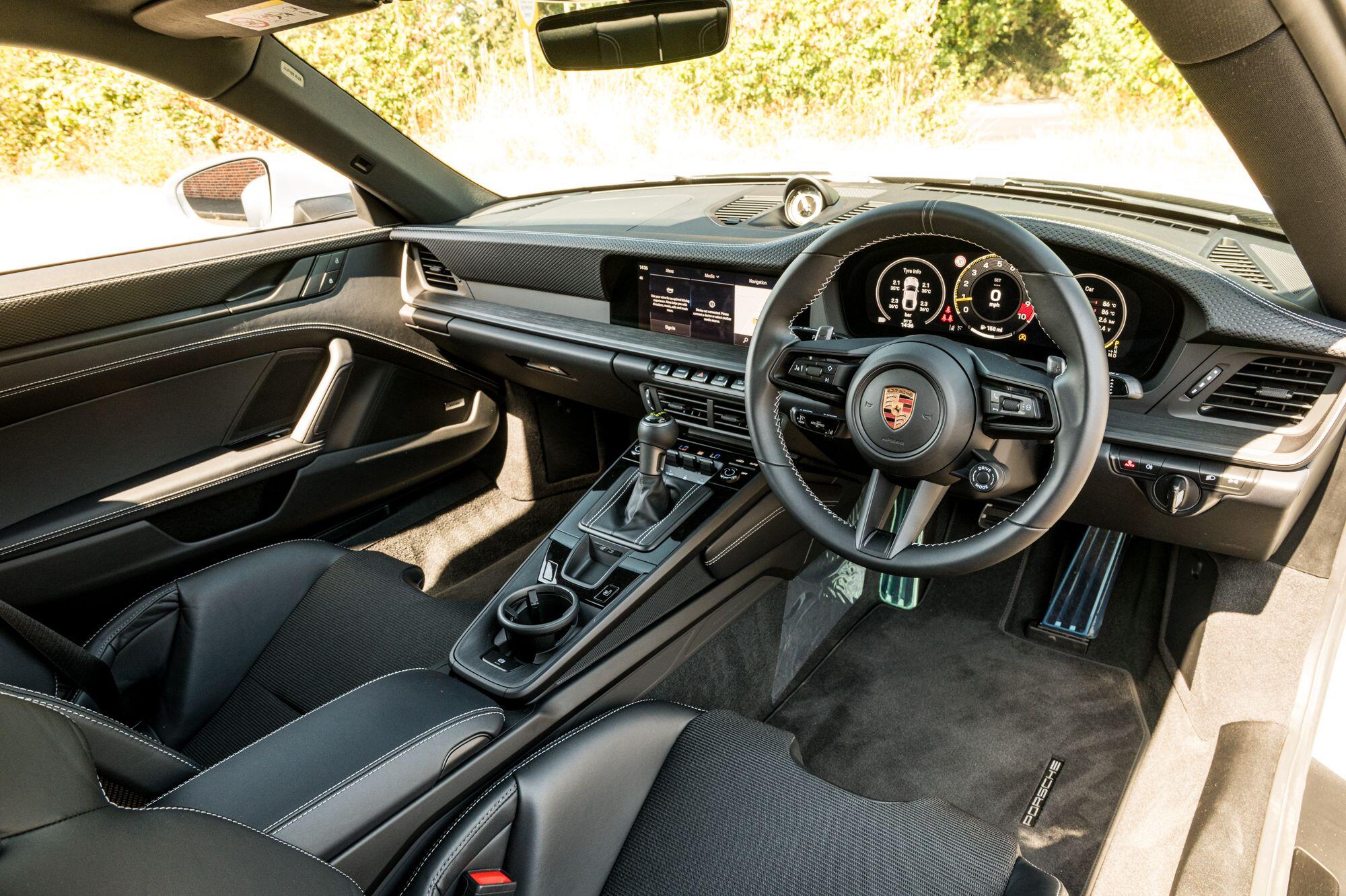 Porsche 911 view 31