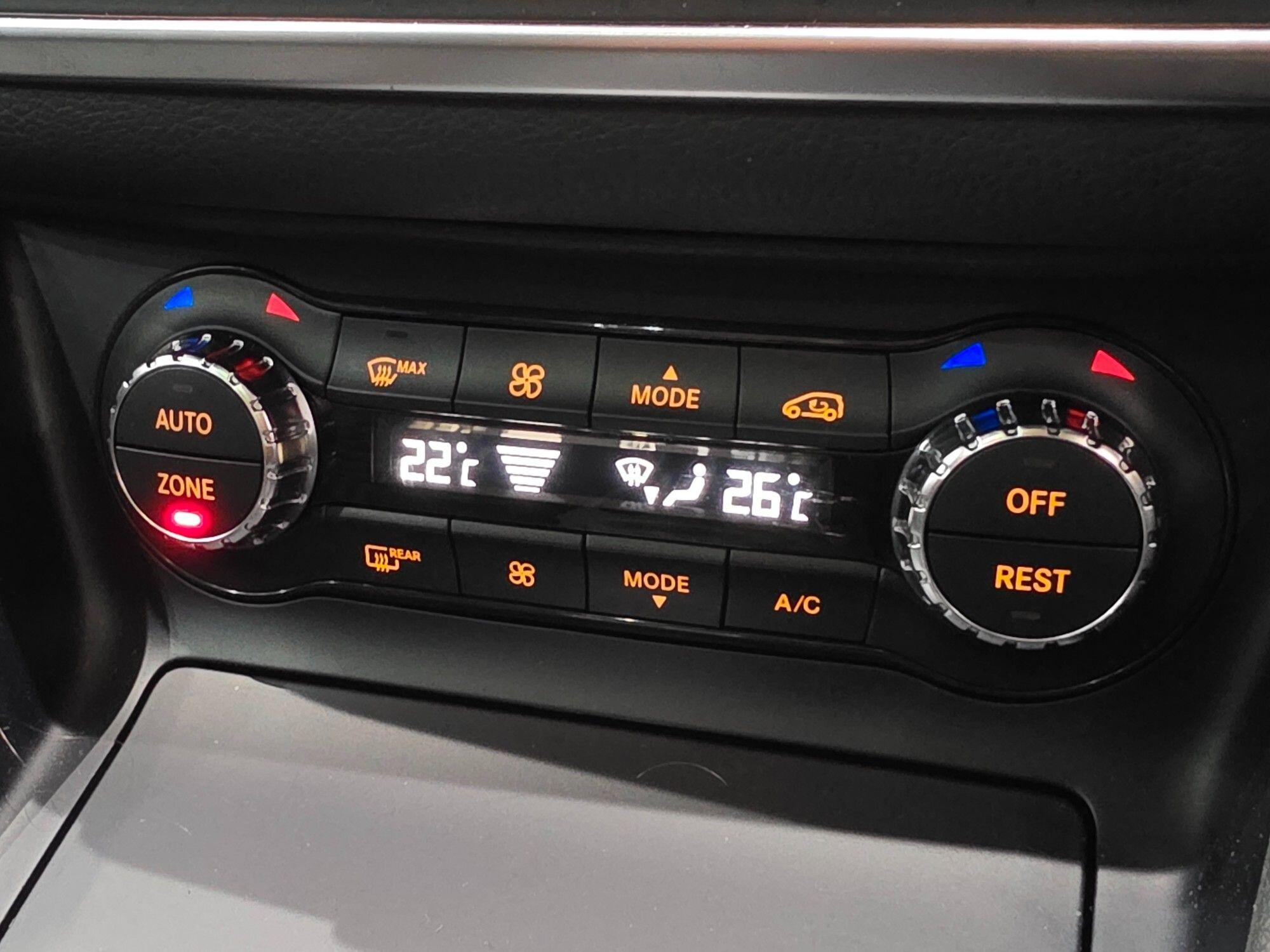 Mercedes-Benz GLA view 76
