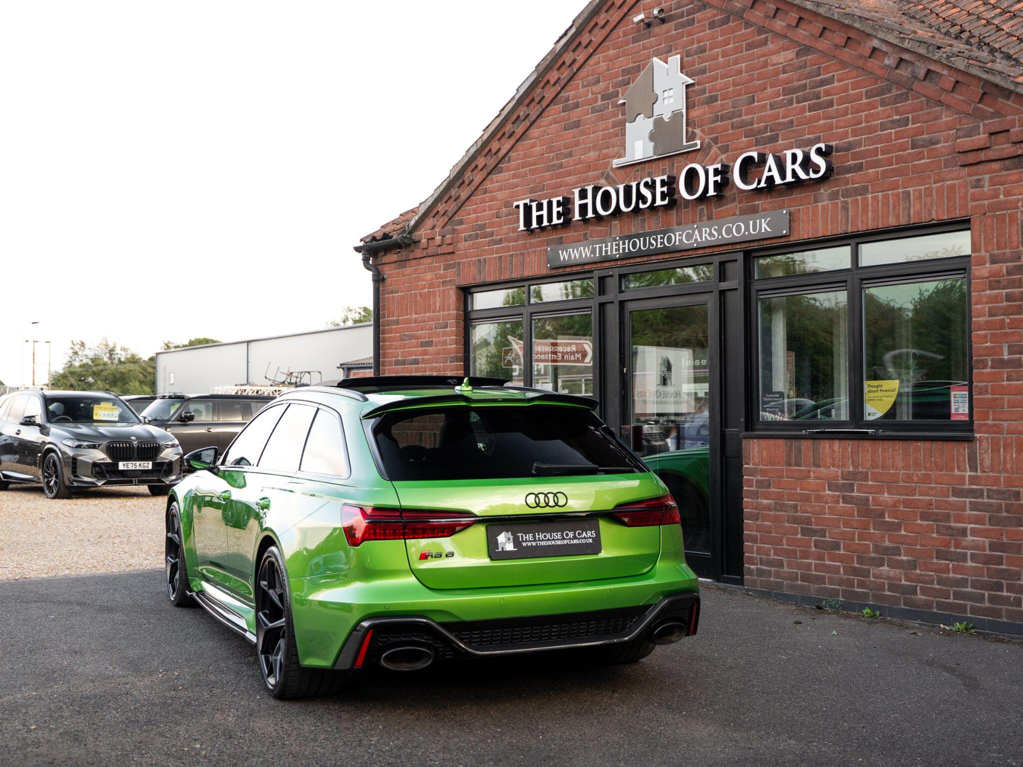 Audi RS6 Avant view 12