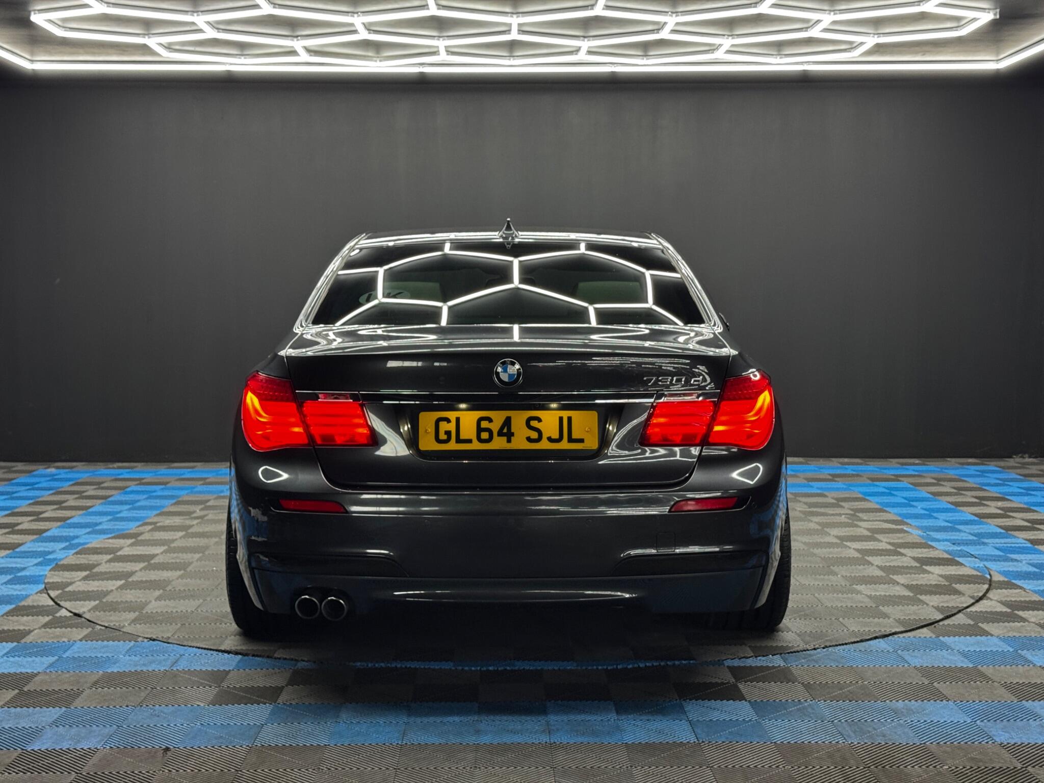 BMW 7 Series view 6