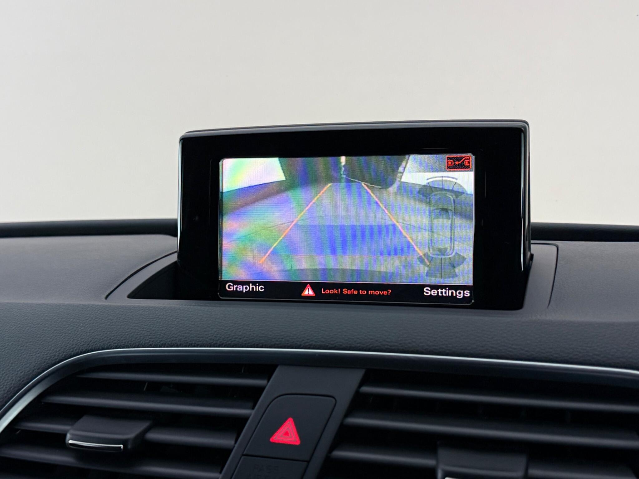 Audi Q3 view 30