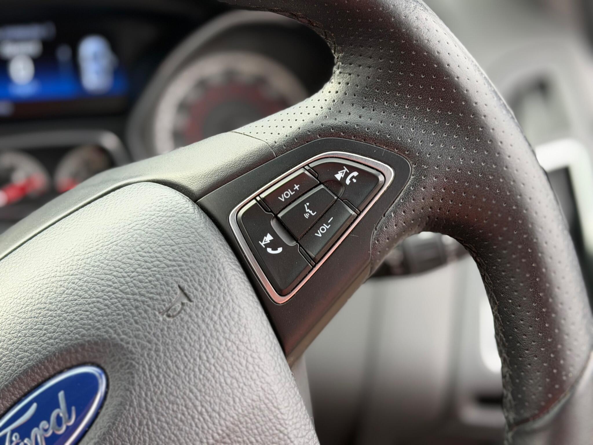 Ford Focus view 41