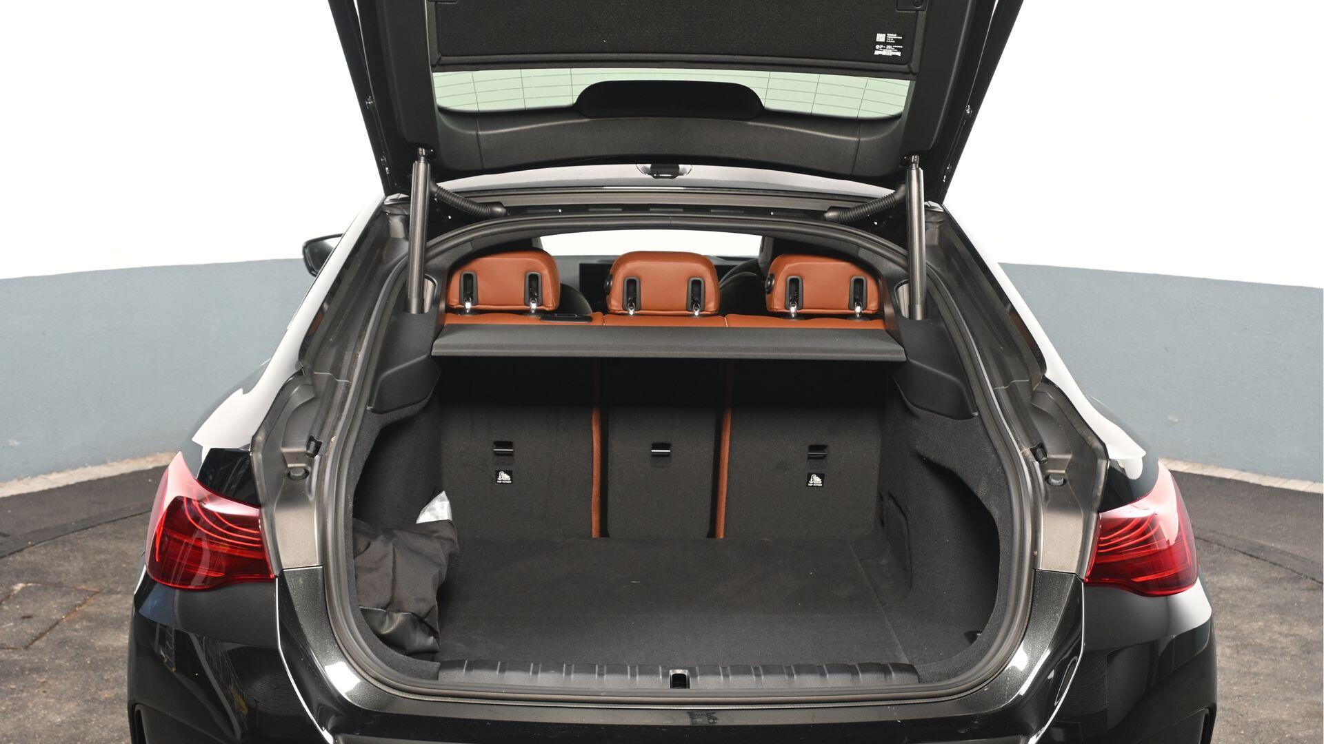 BMW i4 view 23