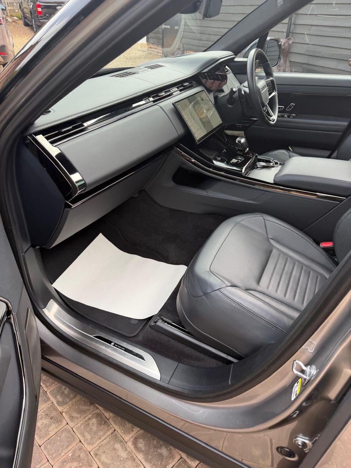 Land Rover Range Rover Sport view 32
