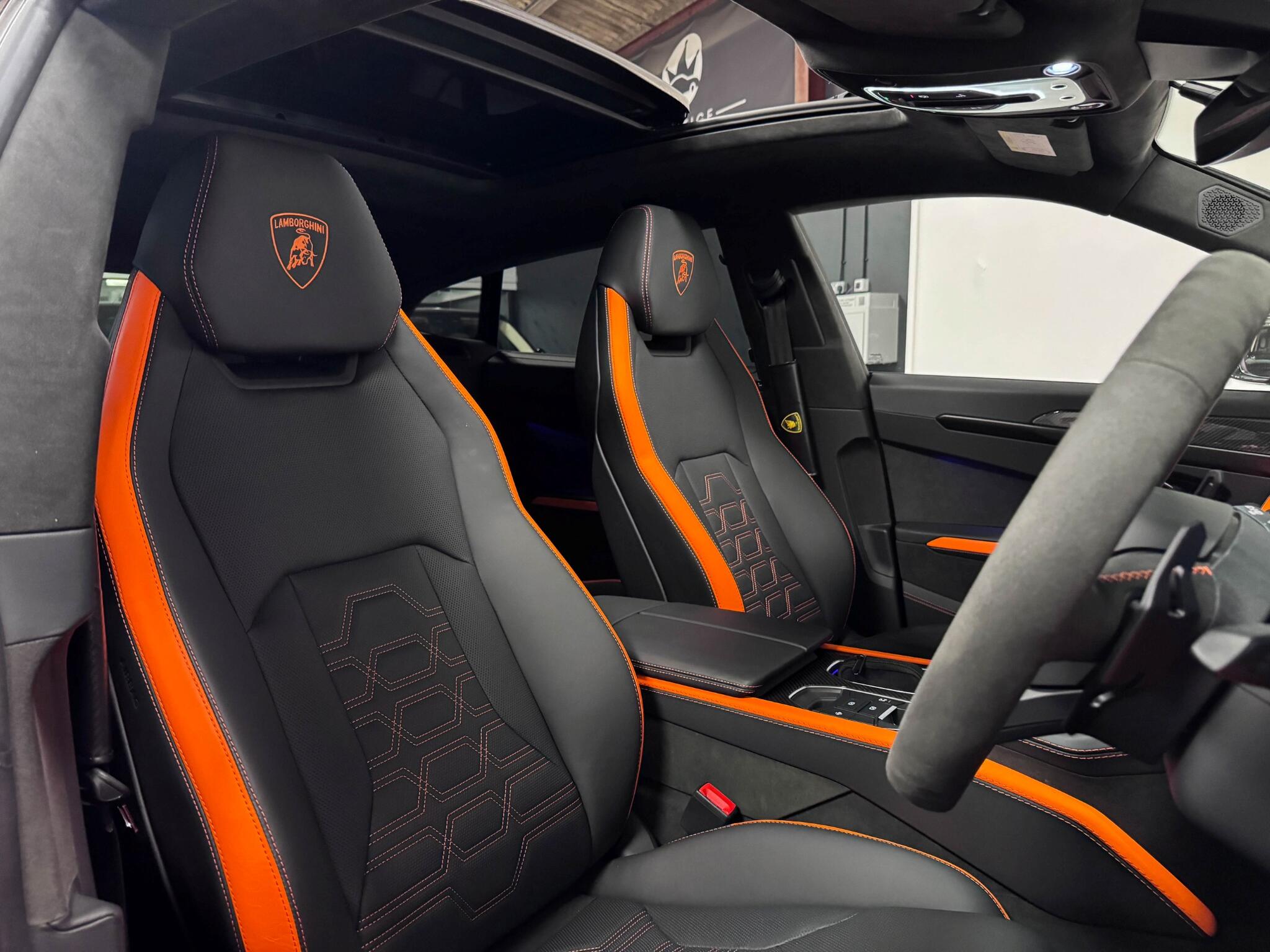Lamborghini Urus view 43