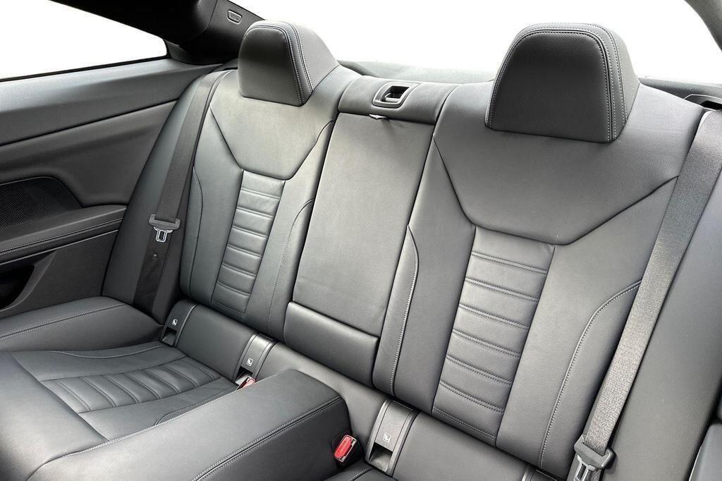 BMW 4 Series view 11