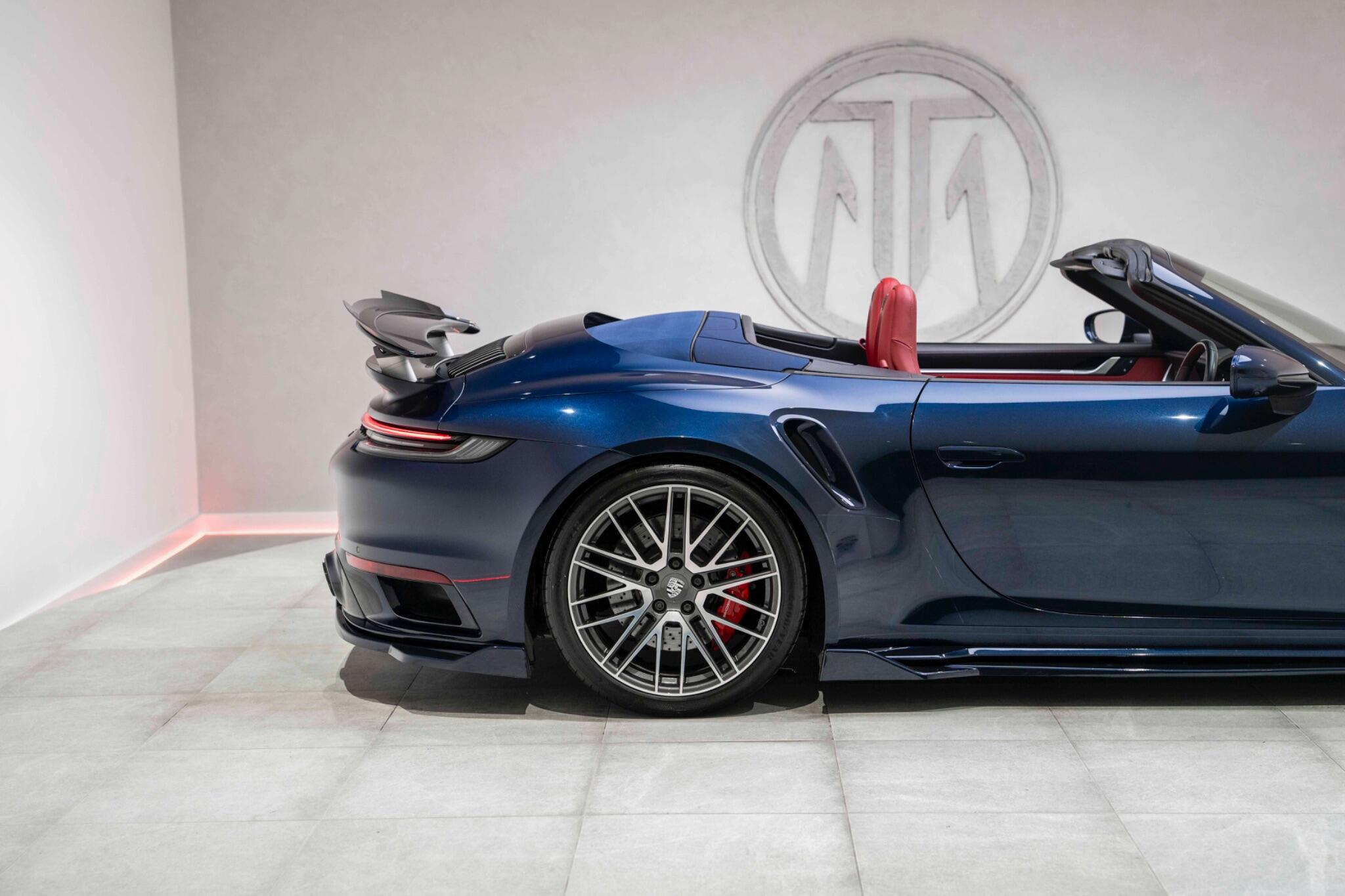 Porsche 911 view 23