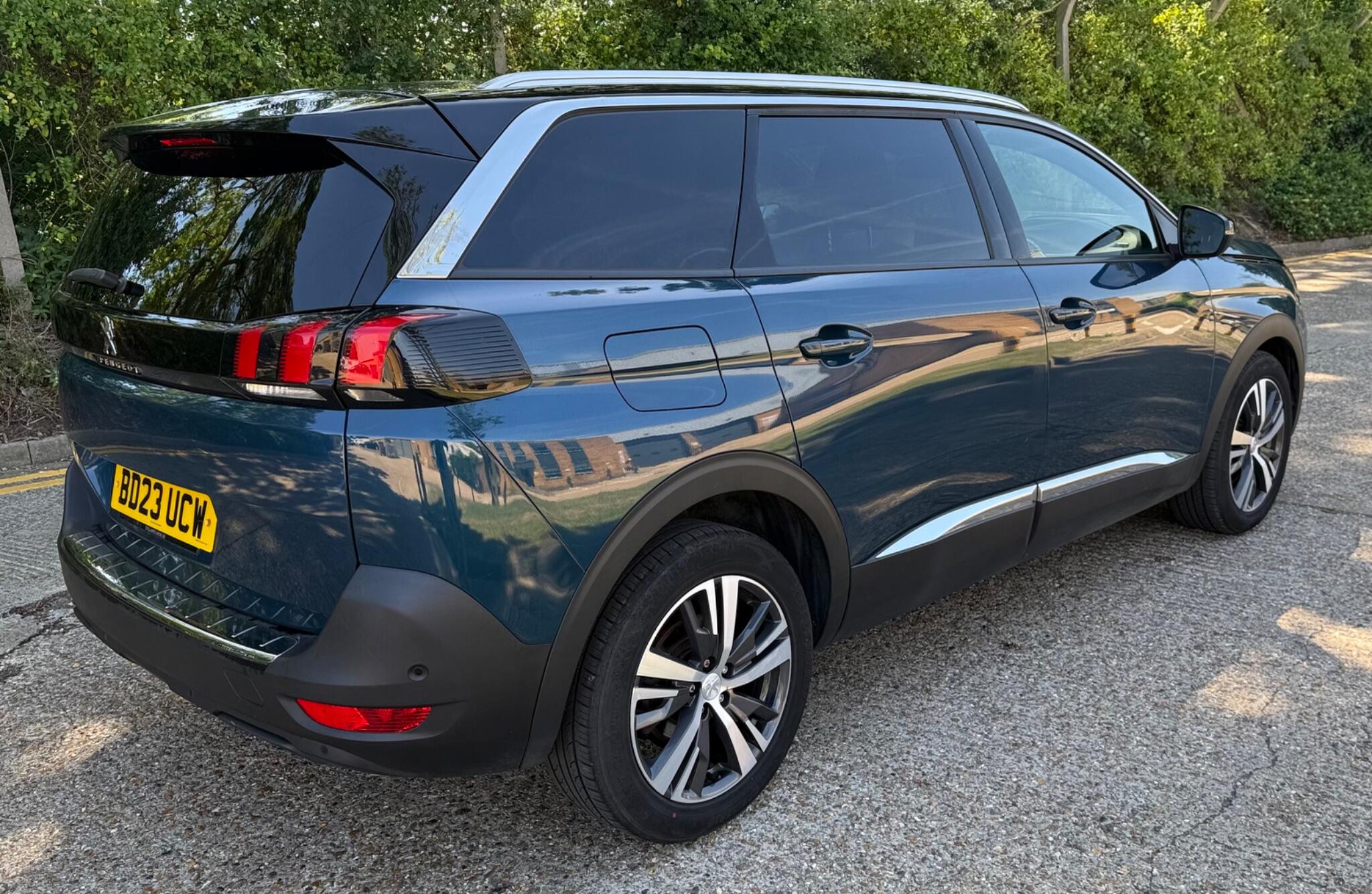 Peugeot 5008 view 5