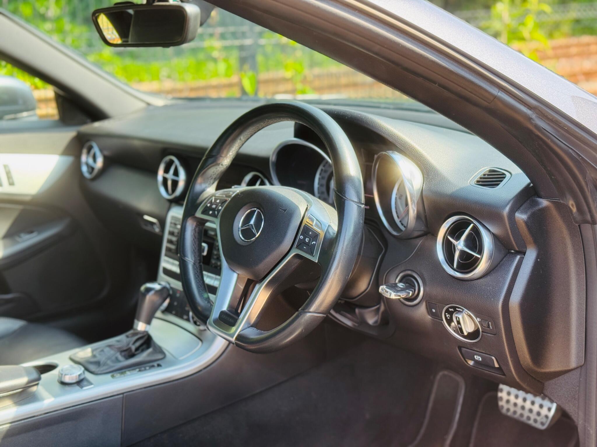 Mercedes-Benz SLK view 20