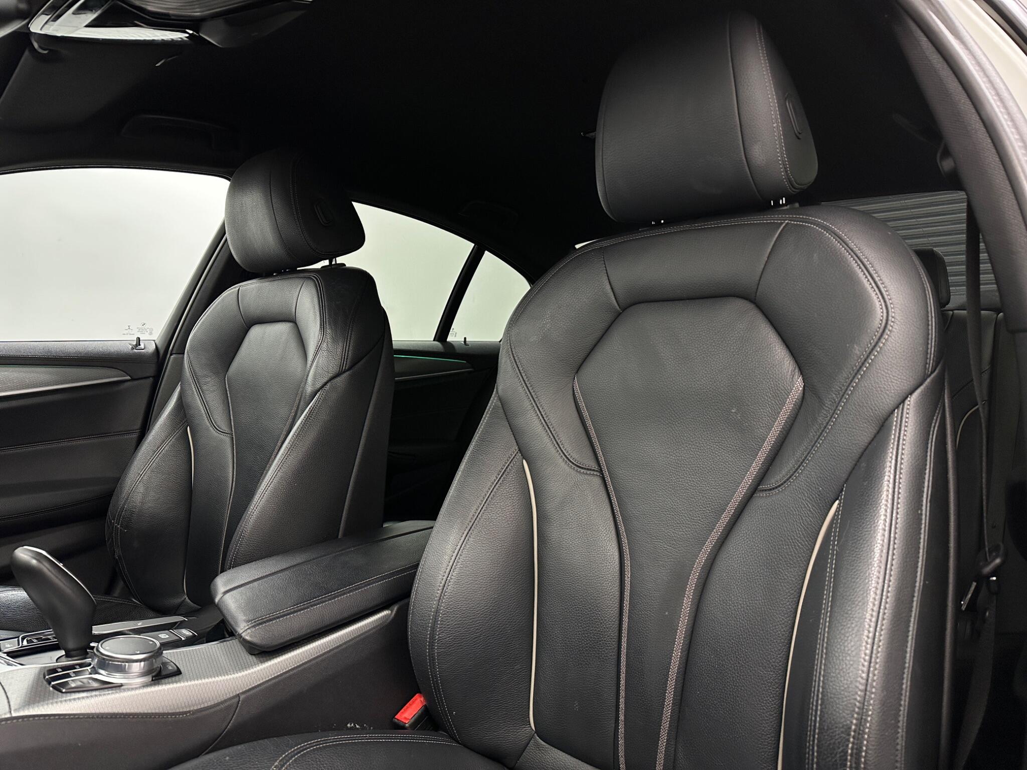 BMW 5 Series view 36
