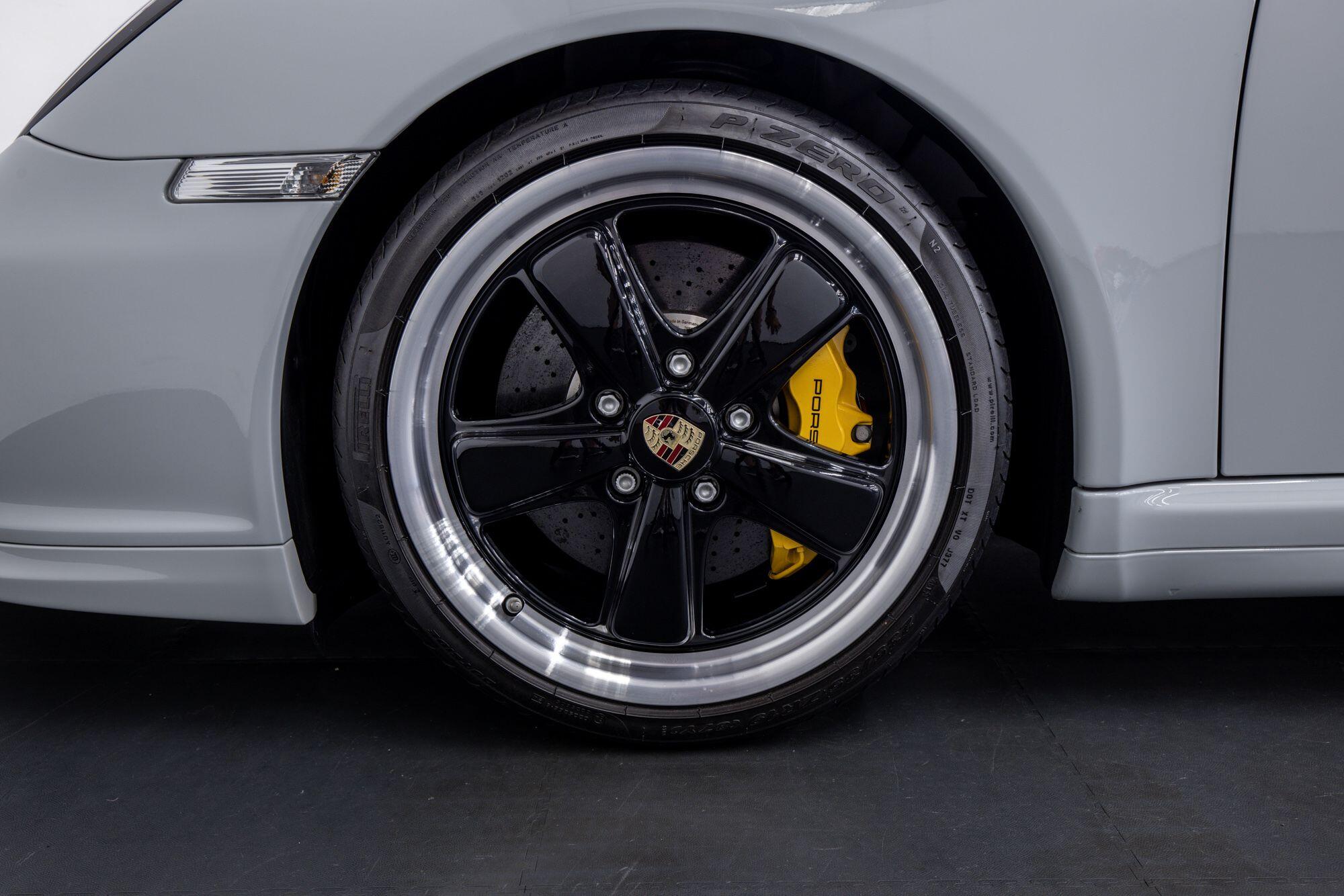 Porsche 911 view 62