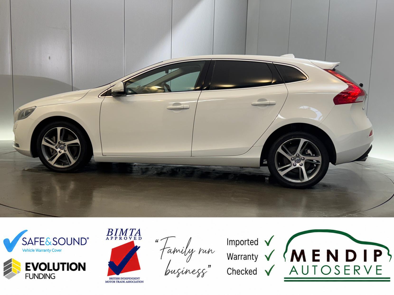 Volvo V40 view 10