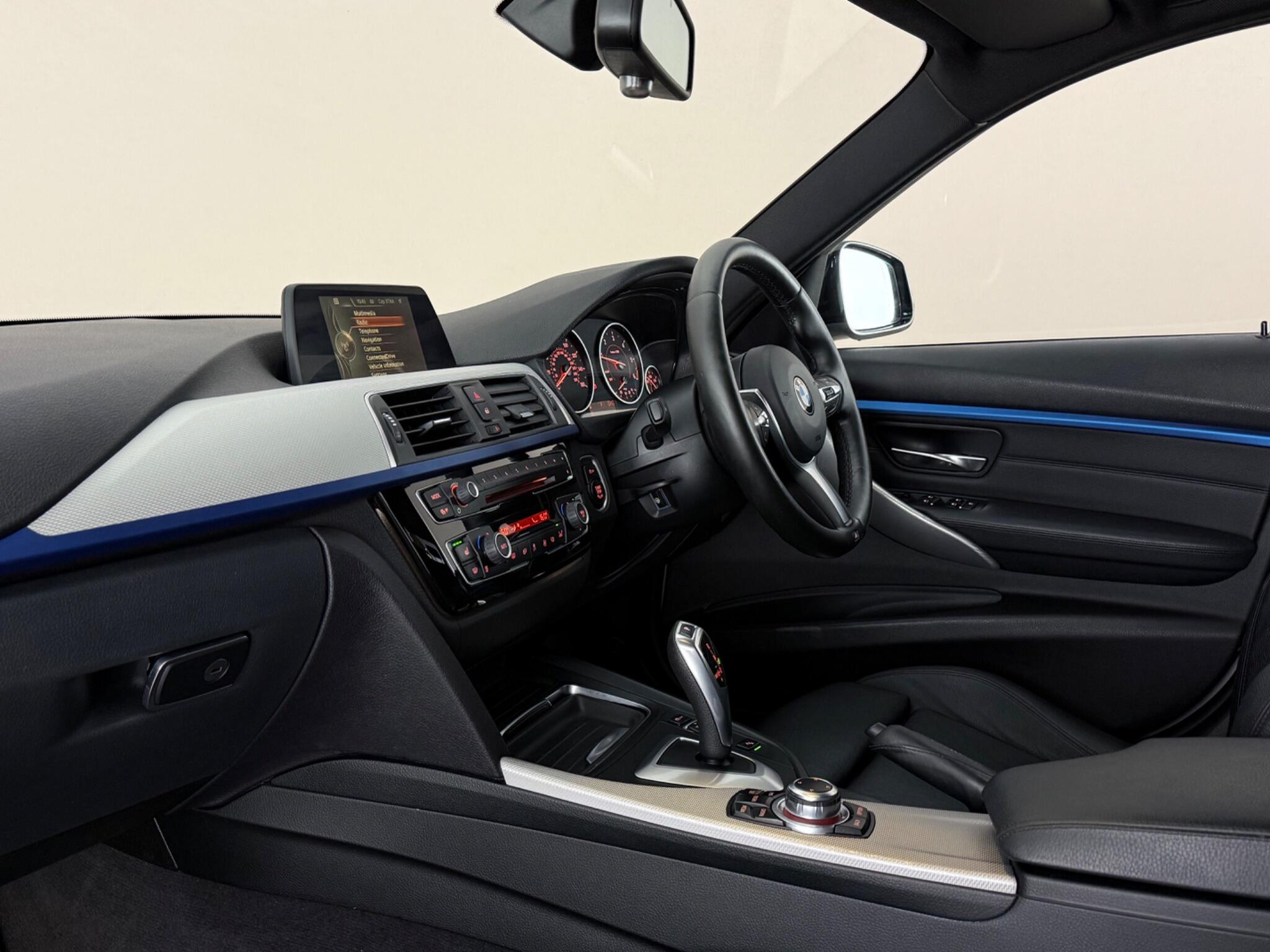 BMW 3 Series view 4