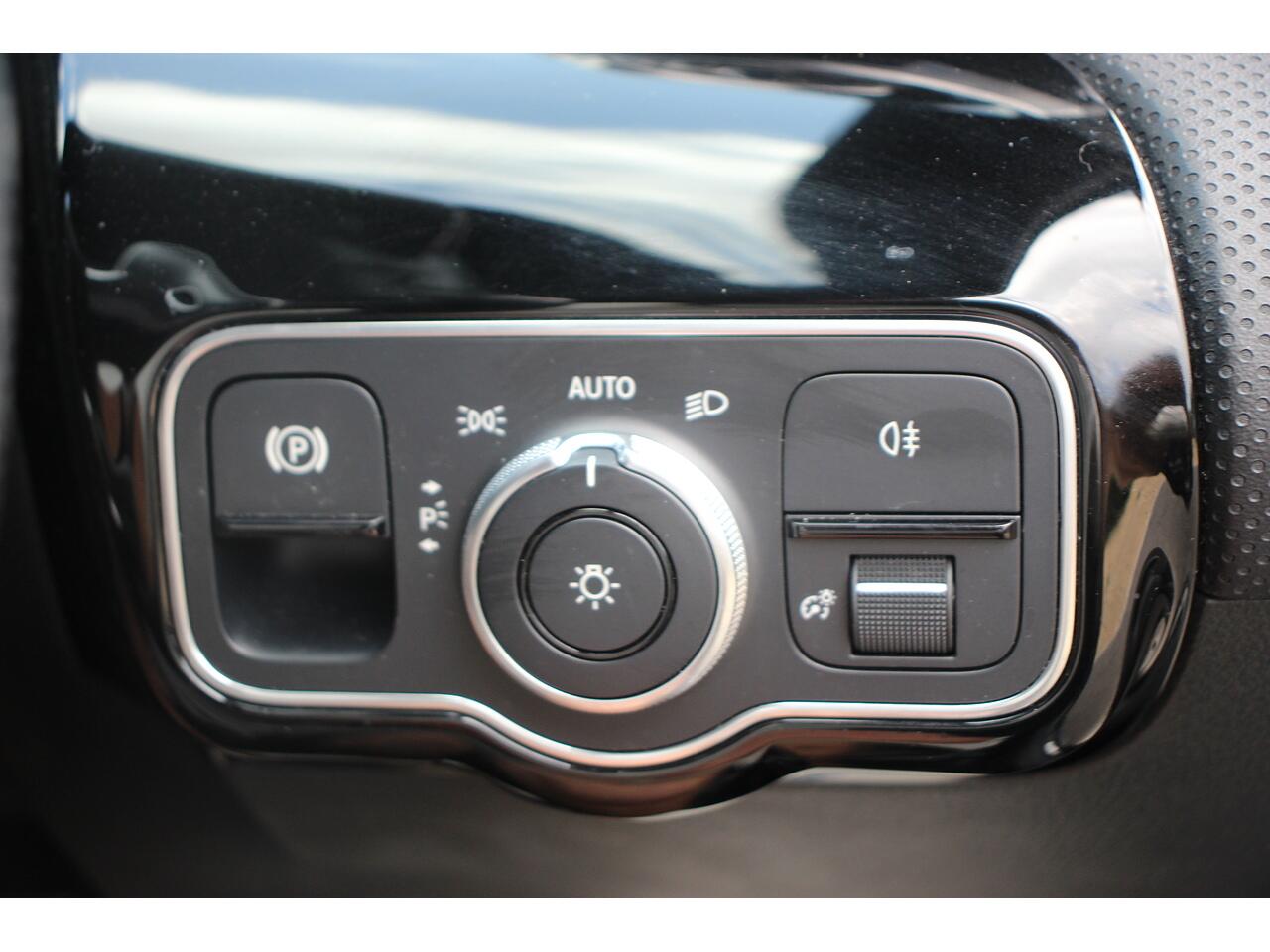 Mercedes-Benz A Class view 30