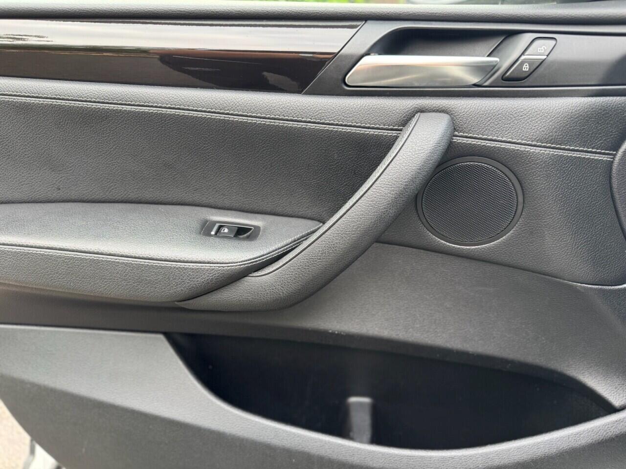 BMW X3 view 26
