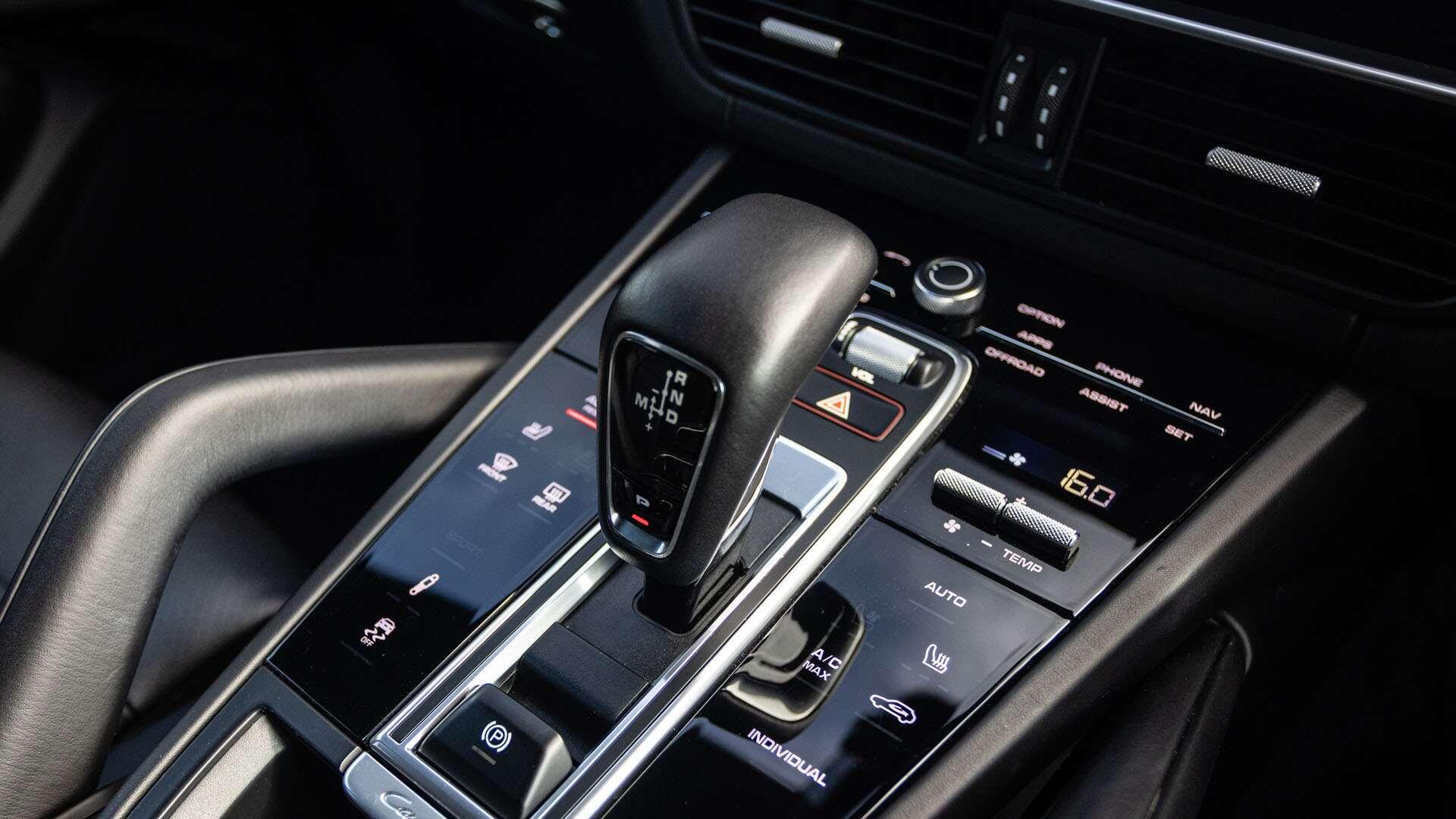 Porsche Cayenne view 23