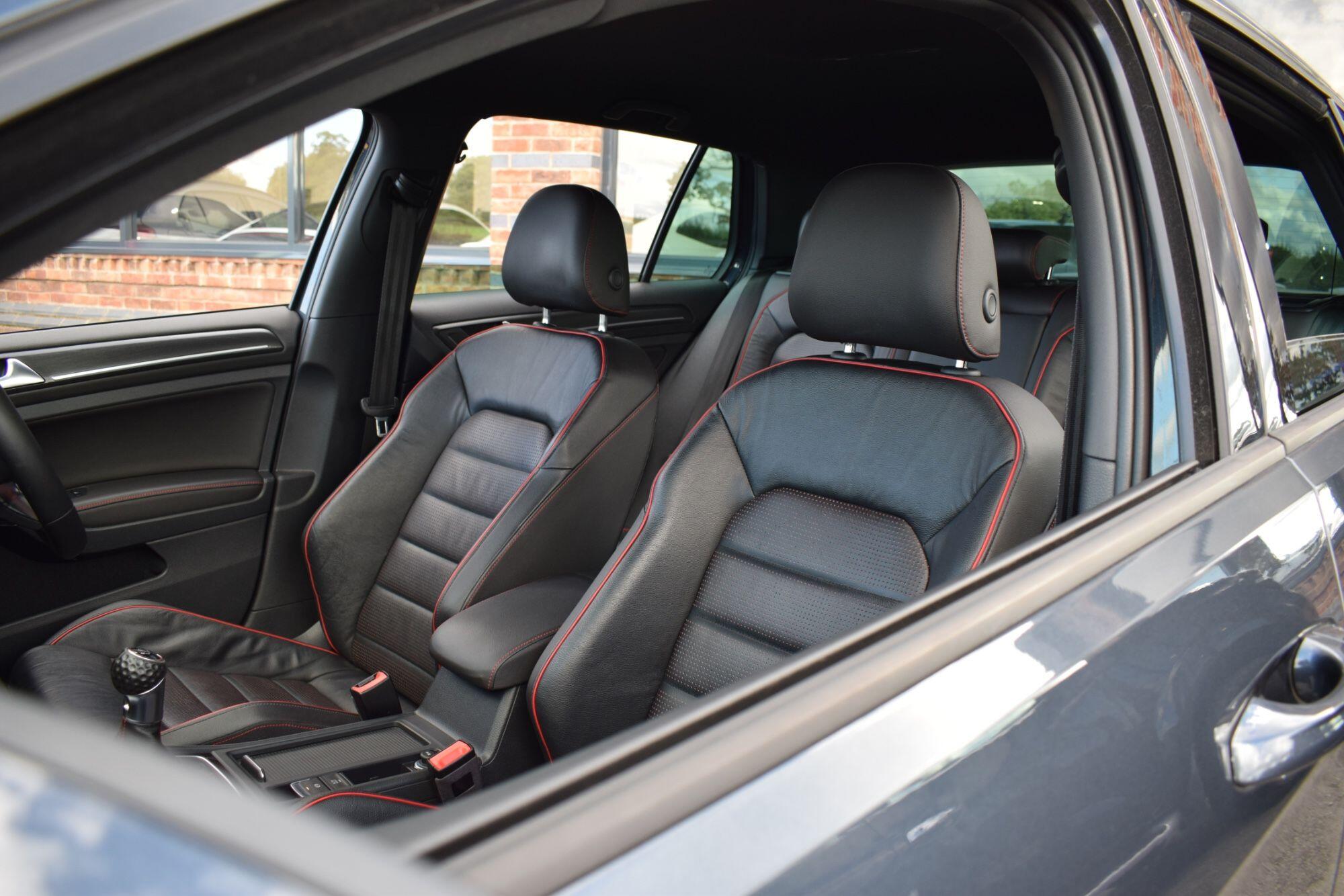 Volkswagen Golf view 28