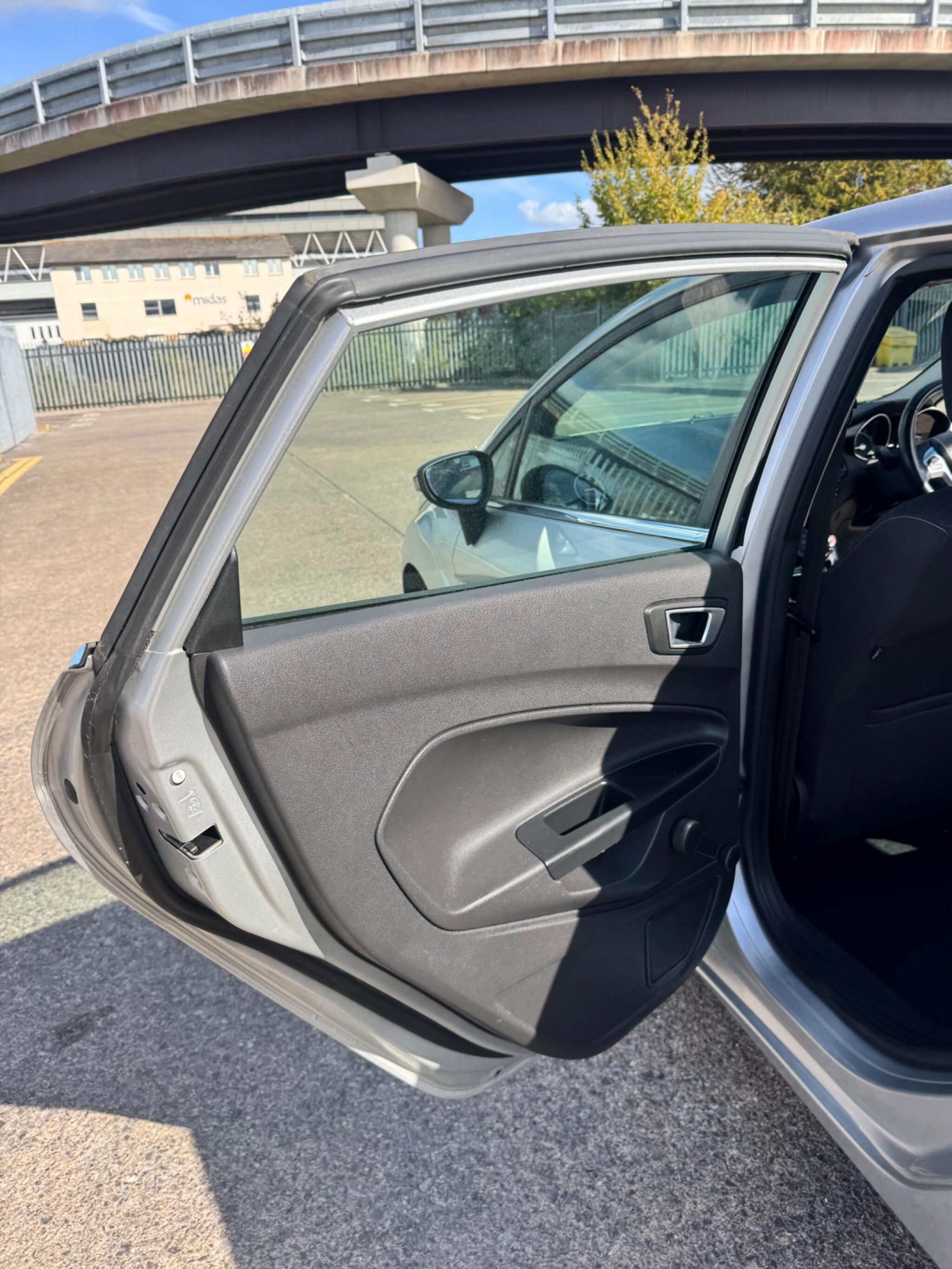 Ford Fiesta view 32