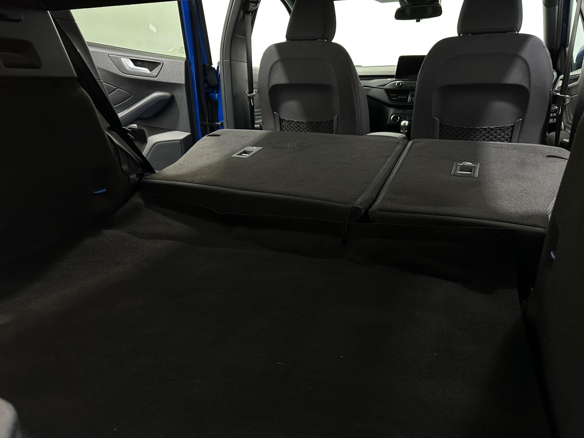 Ford Focus view 43