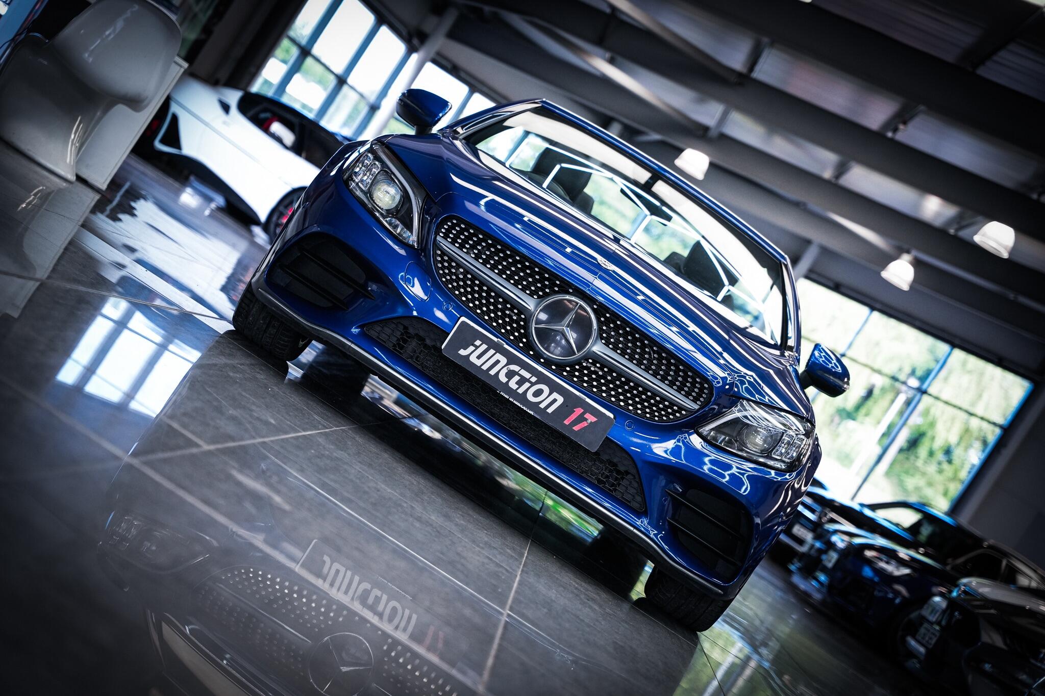 Mercedes-Benz C-Class view 4