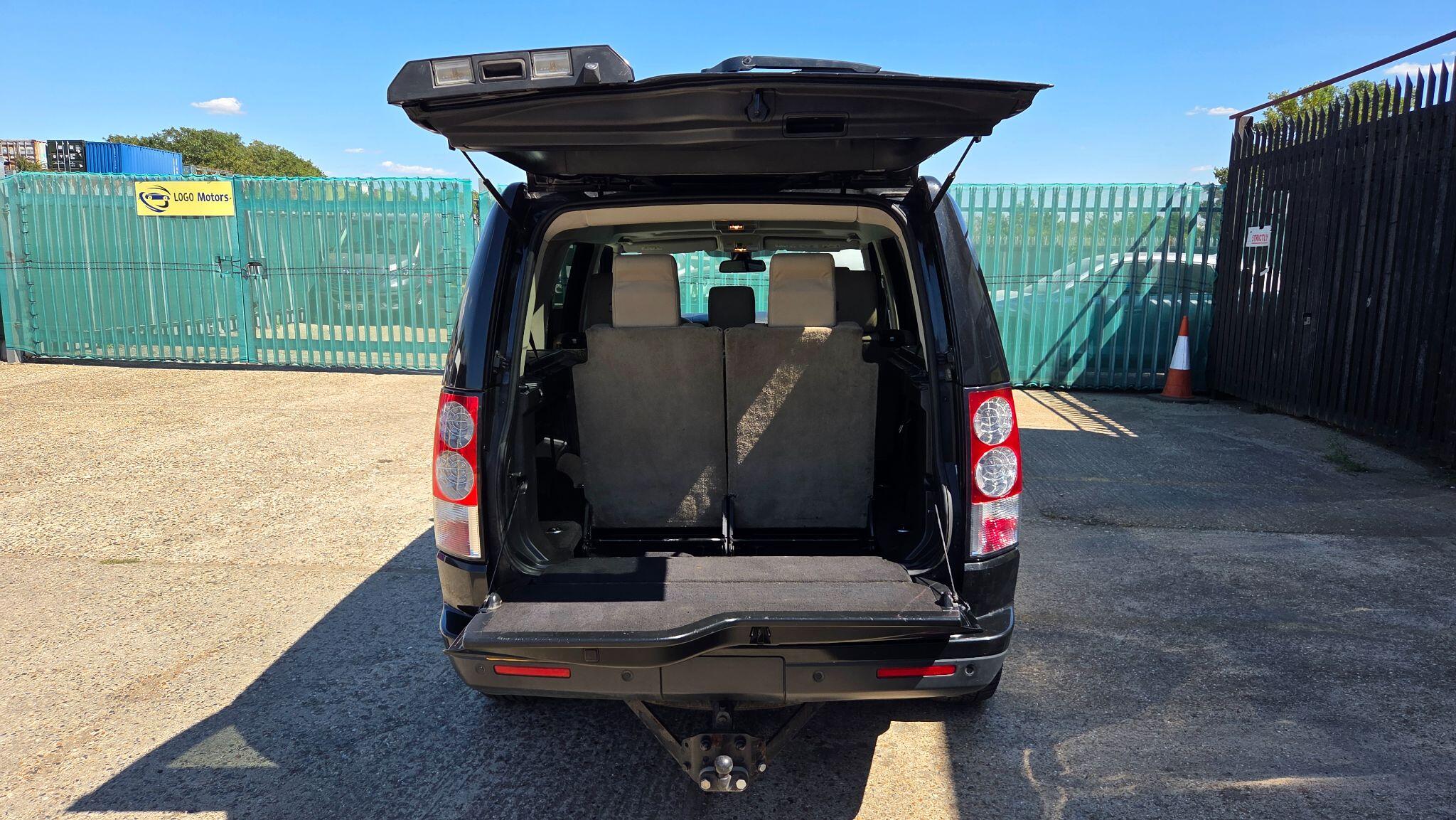 Land Rover Discovery 4 view 27