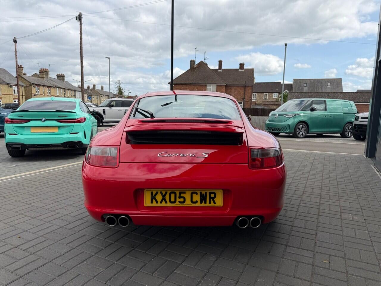 Porsche 911 view 19