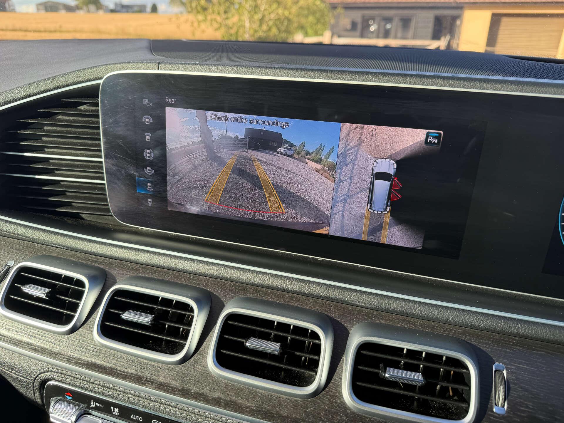 Mercedes-Benz GLS view 26