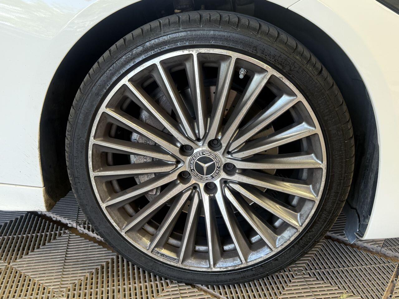 Mercedes-Benz C Class view 19