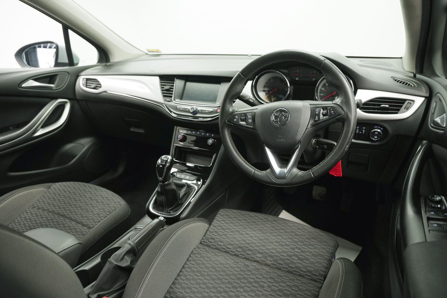 Vauxhall Astra view 5