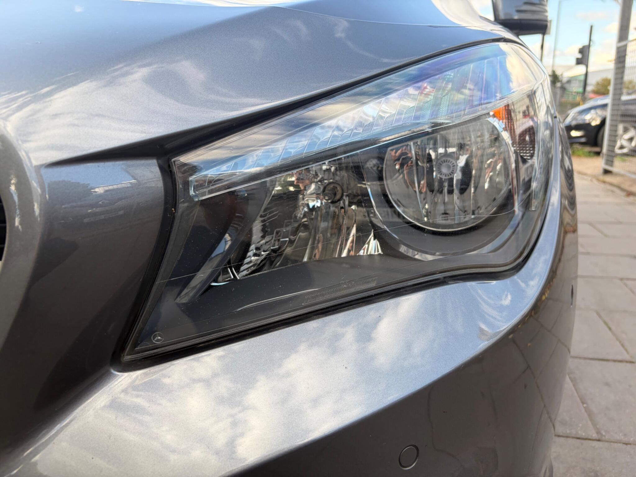 Mercedes-Benz Cla view 12