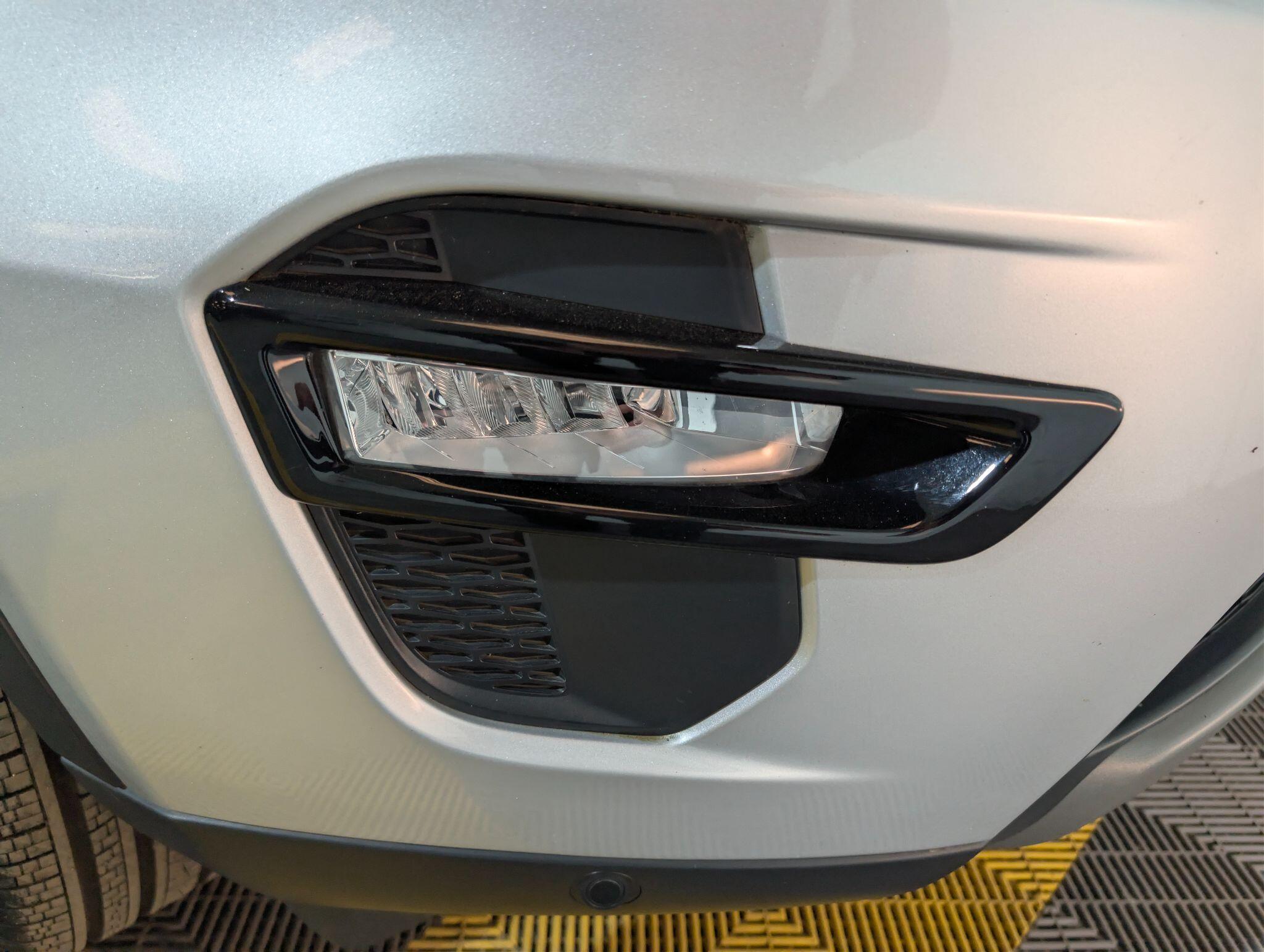 Land Rover Discovery Sport view 33